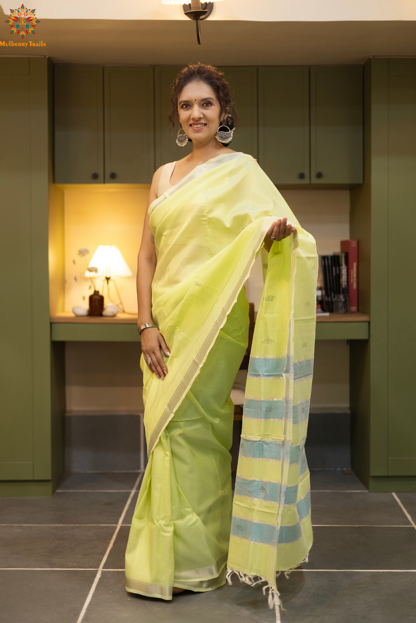 Neera: Mangalgiri Cotton Silk Saree_Lime Green