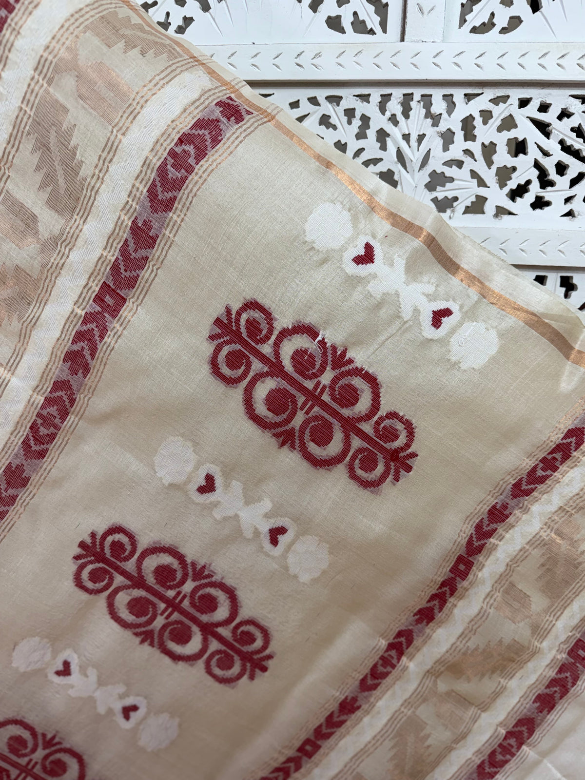 Meghana: Premiun Tusser silk Saree_Pearl white shade