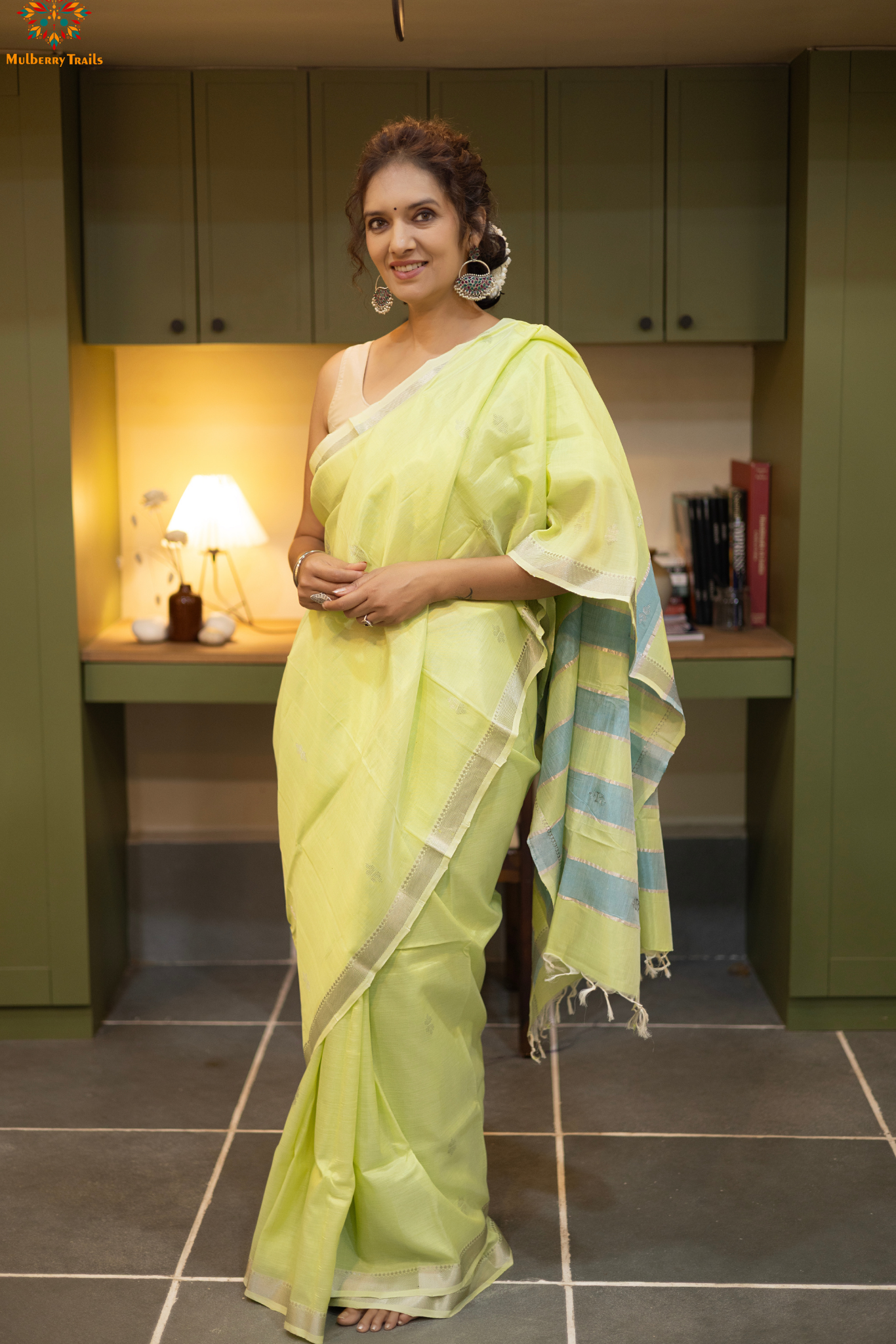 Neera: Mangalgiri Cotton Silk Saree_Lime Green