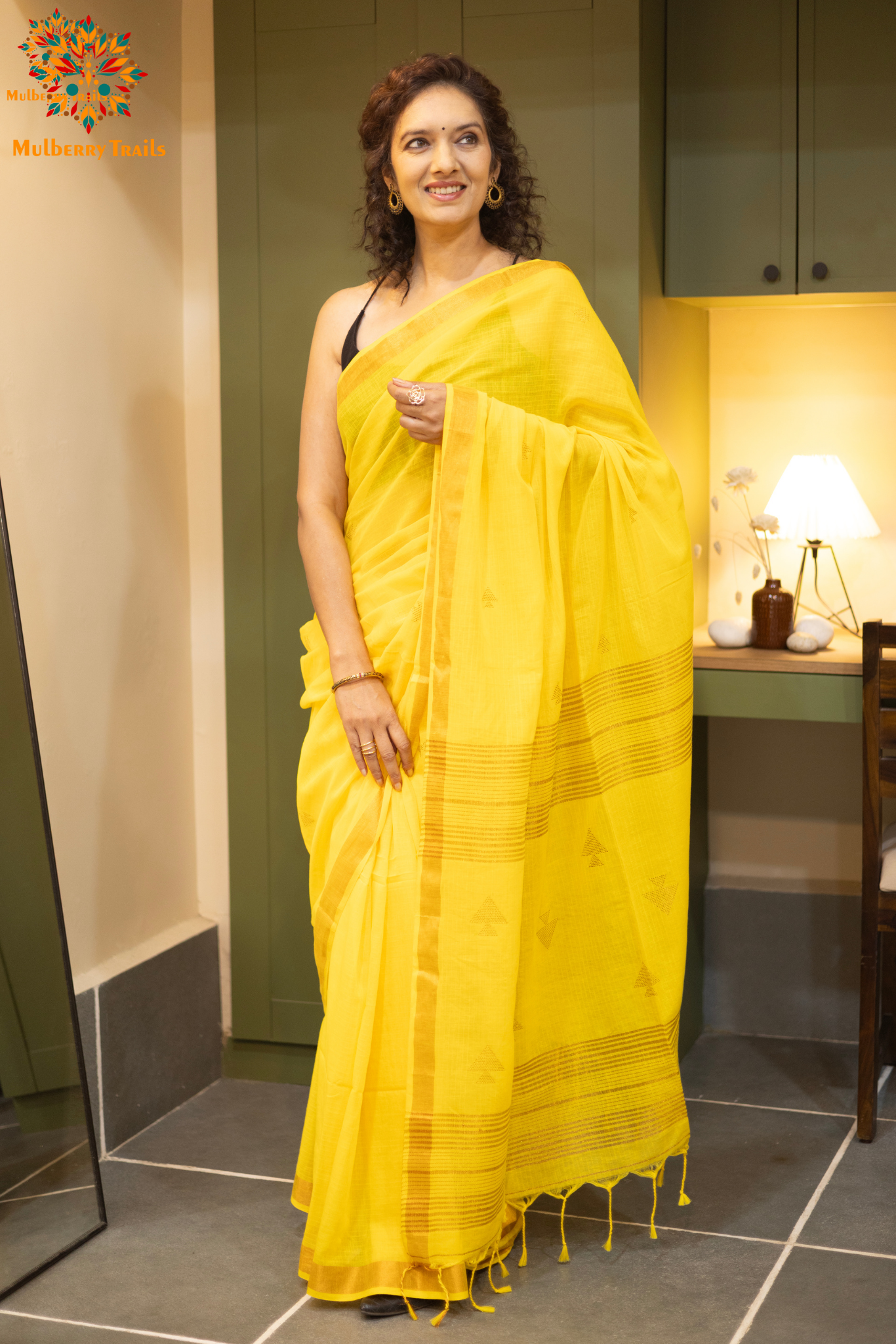 Ravi: Flowy Mul Cotton Jamdani Saree