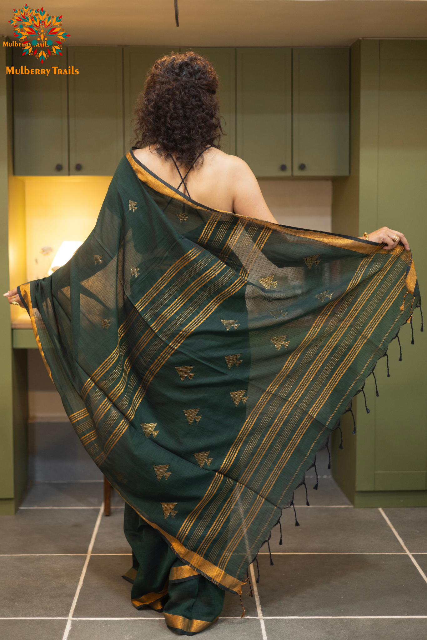 Ravi: Flowy Mul Cotton Jamdani Saree
