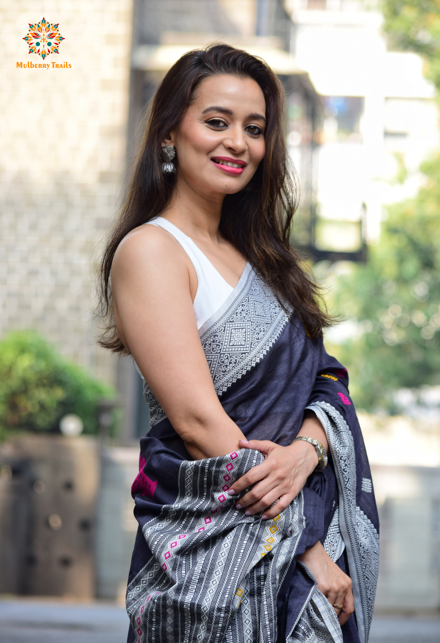 Ahana: Premium Handwoven Cotton Saree - Grey