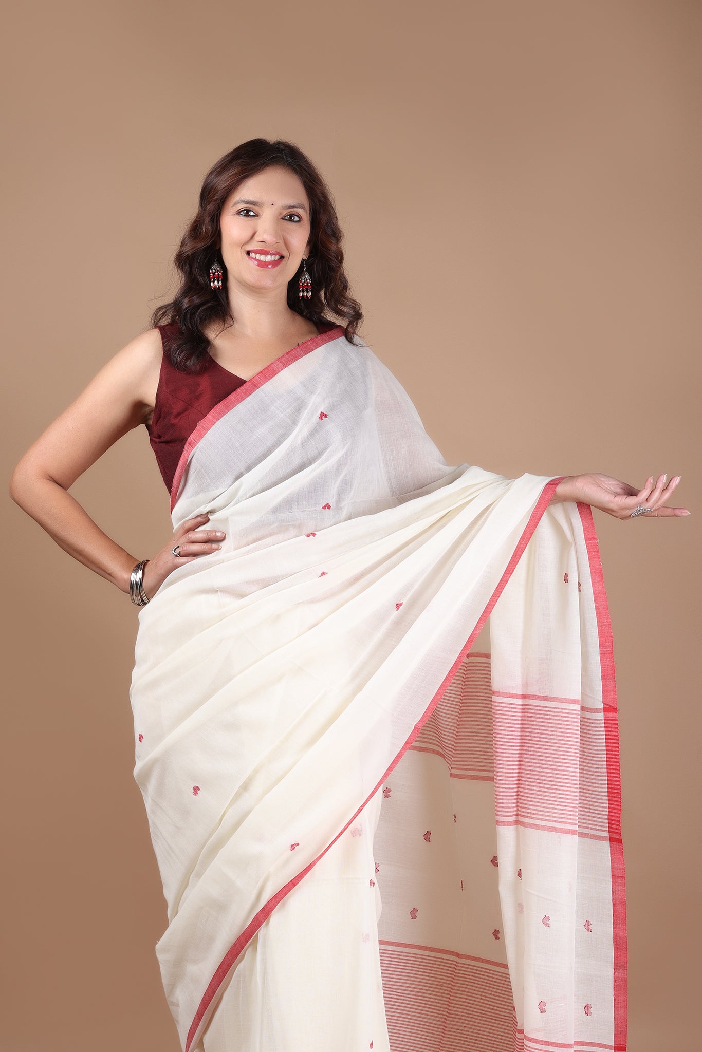 Yami: Heart motif Mul Cotton Jamdani Saree
