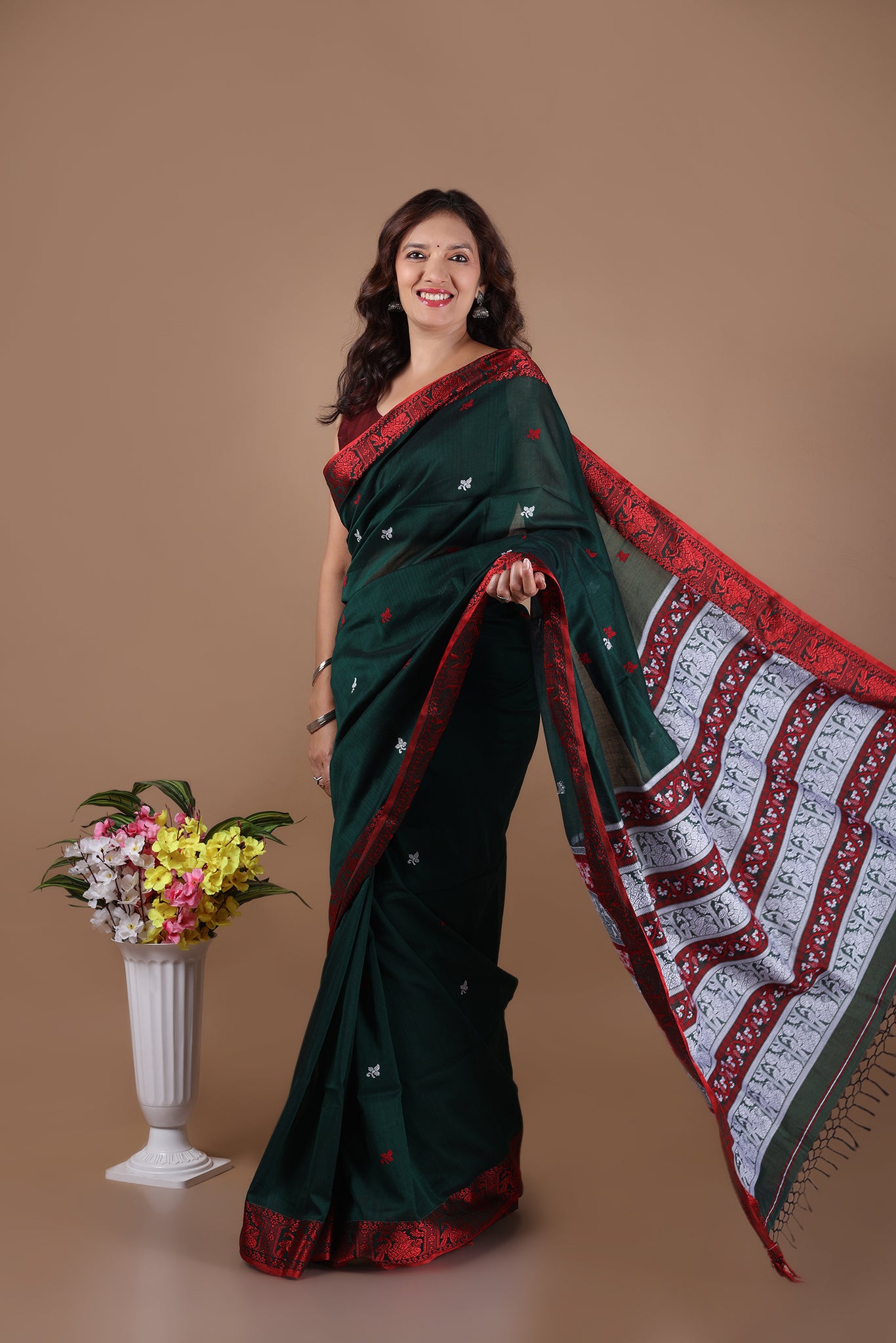 Bishnupadi: Premiun Cotton baluchari Saree_Green
