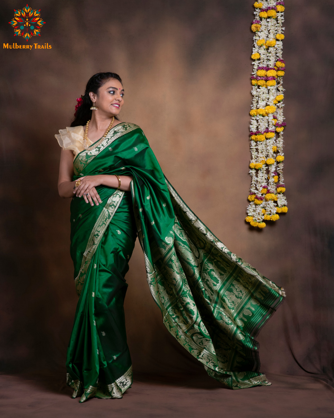 Indradhanu: Cotton Handloom Saree Rainbow Border - Deep Green