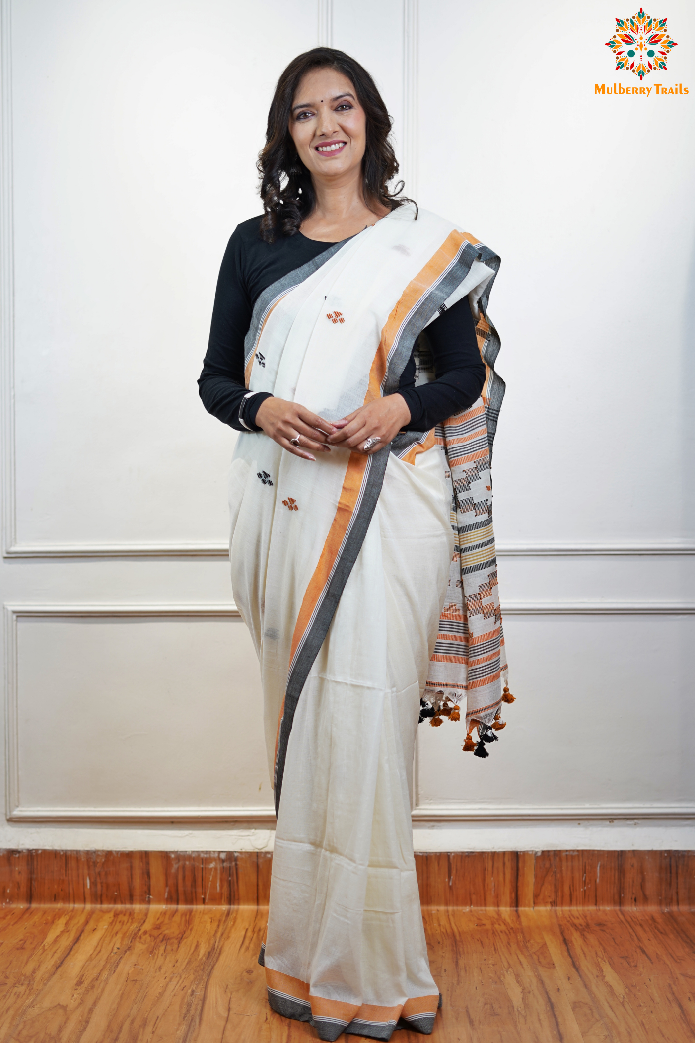 Cotton Handloom Saree
Pure Cotton Saree with for office wear. 
Model is wearing cotton saree for office, day outing, casual wear. 
Handloom saree, handloom mark, handwoven saree
Luxury Pure cotton Saree
Premium Sarees for office wear. sankranti, govt festivals, formal occassions, army events