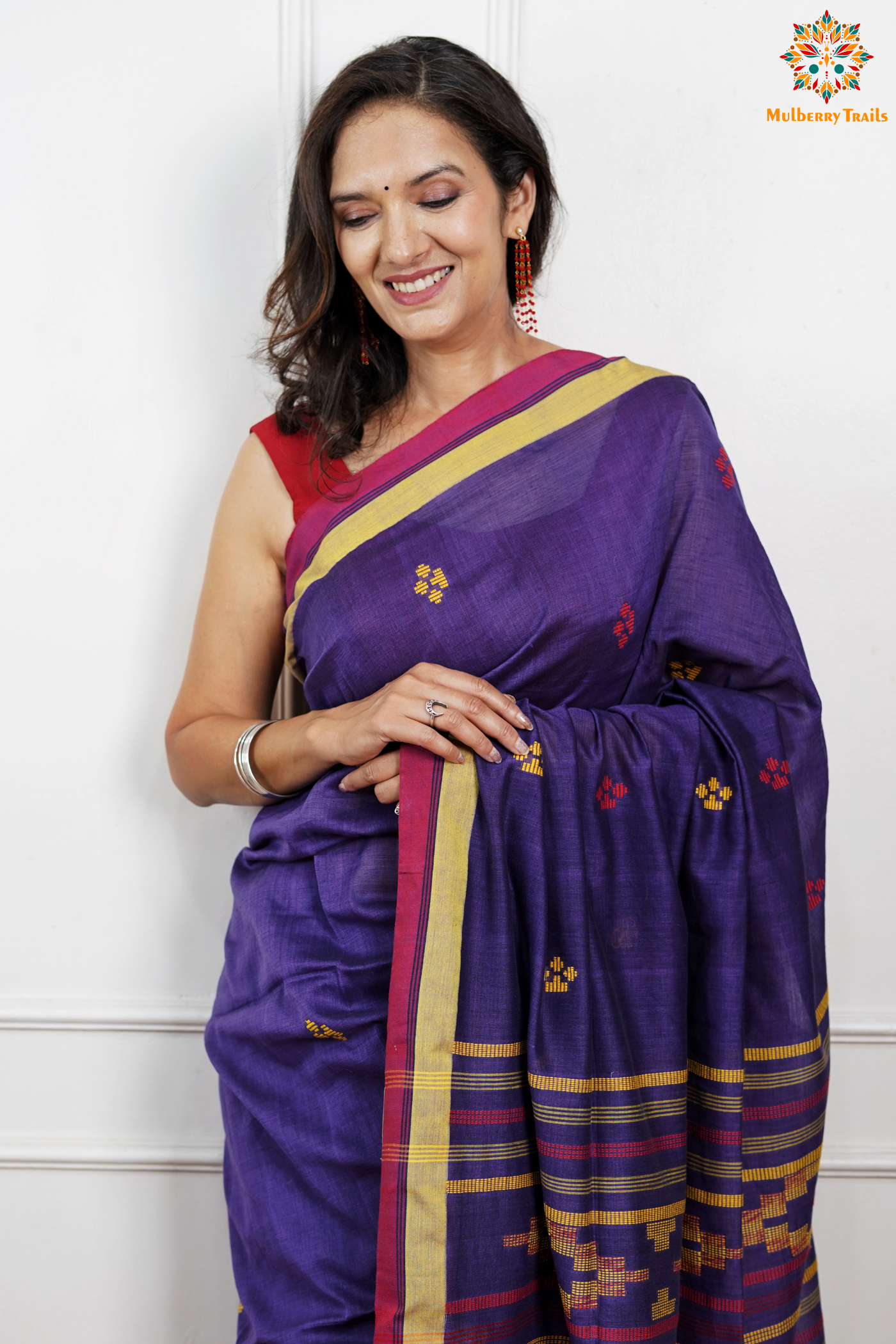 Cotton Handloom Saree
Pure Cotton Saree with for office wear. 
Model is wearing cotton saree for office, day outing, casual wear. 
Handloom saree, handloom mark, handwoven saree
Luxury Pure cotton Saree
Premium Sarees for office wear. sankranti, govt festivals, formal occassions, army events