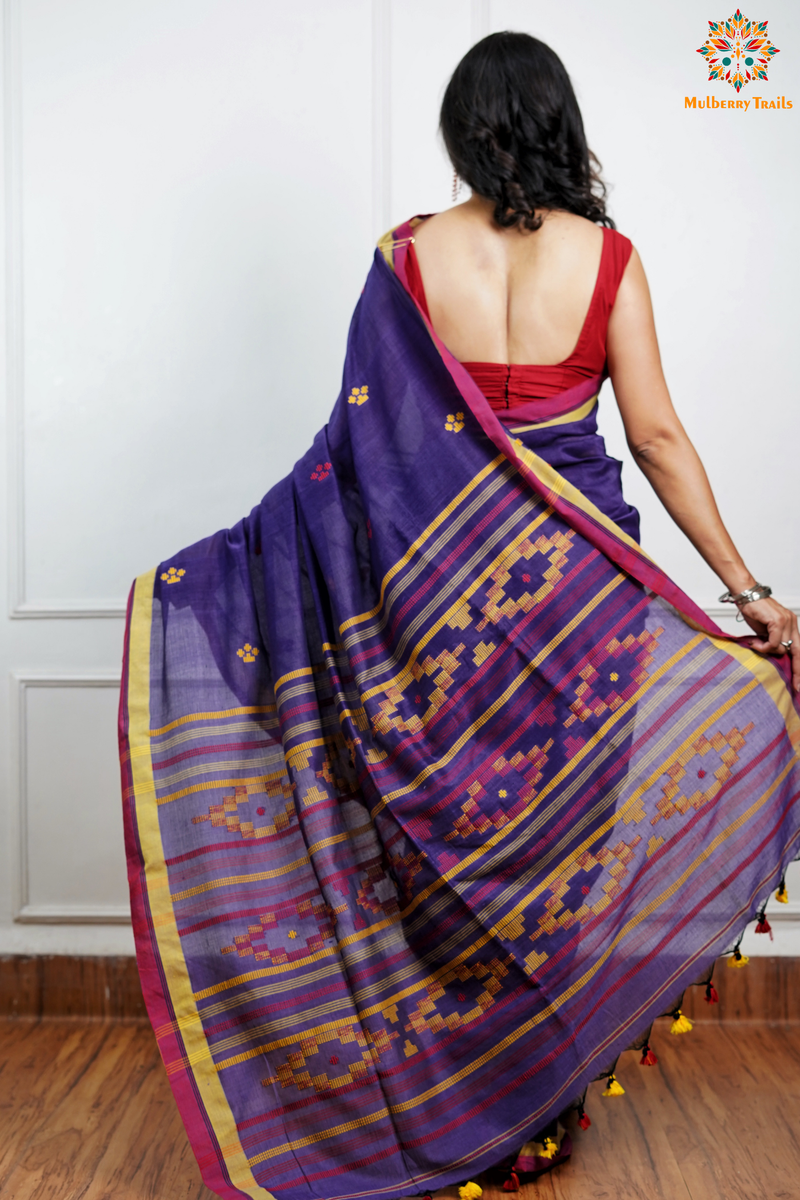 Cotton Handloom Saree
Pure Cotton Saree with for office wear. 
Model is wearing cotton saree for office, day outing, casual wear. 
Handloom saree, handloom mark, handwoven saree
Luxury Pure cotton Saree
Premium Sarees for office wear. sankranti, govt festivals, formal occassions, army events