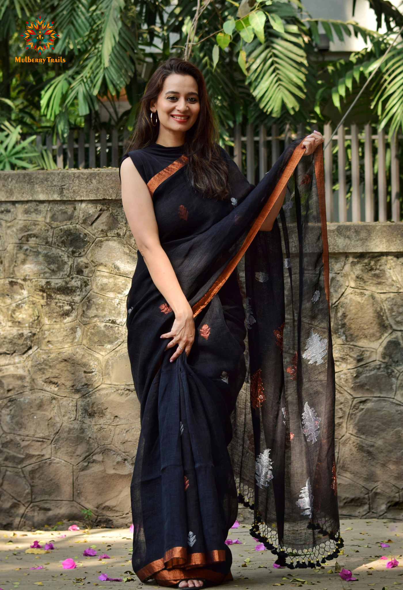 Gautami: Versatile Linen Sarees Black