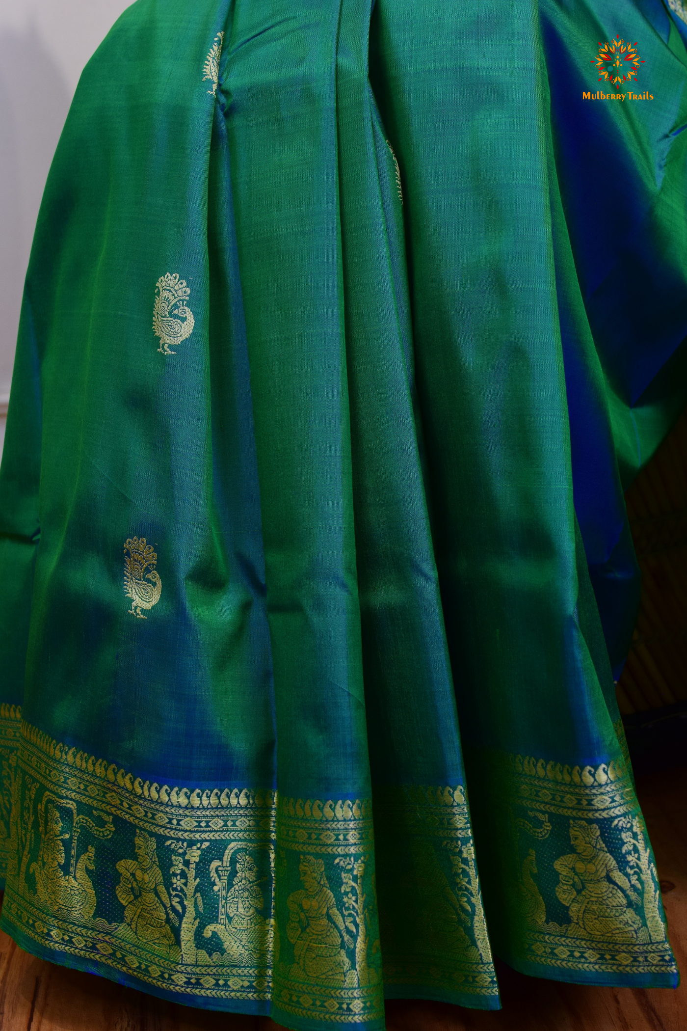 Bishnupadi: Pure Silk Resham Baluchari _Peacock green