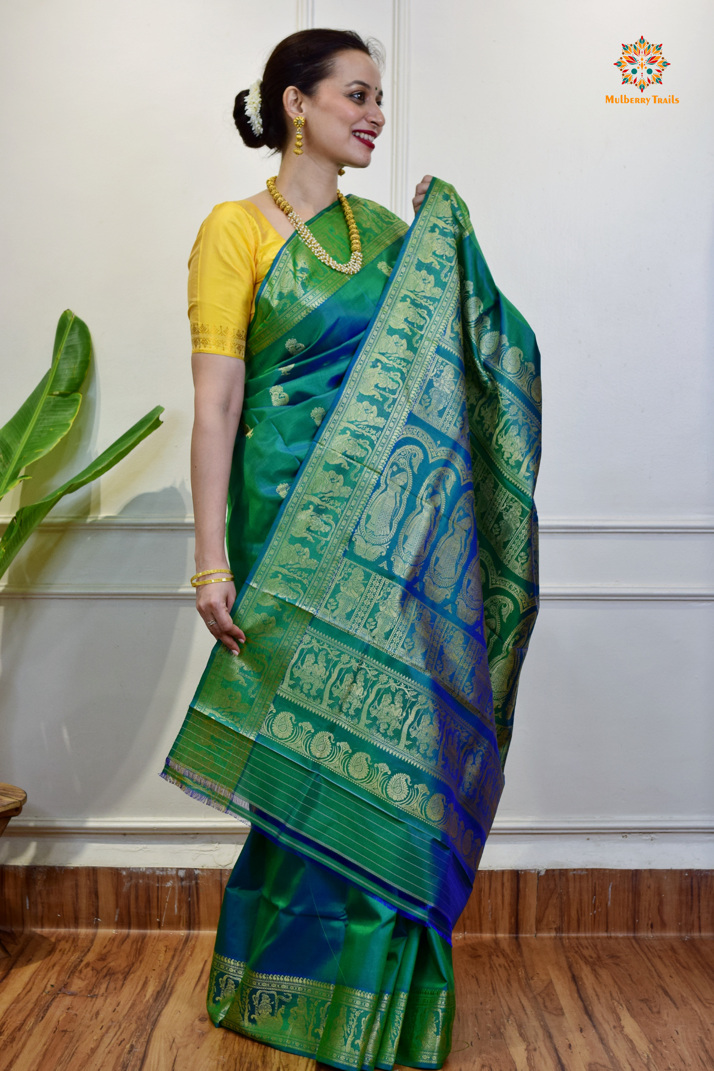 Bishnupadi: Pure Silk Resham Baluchari _Peacock green