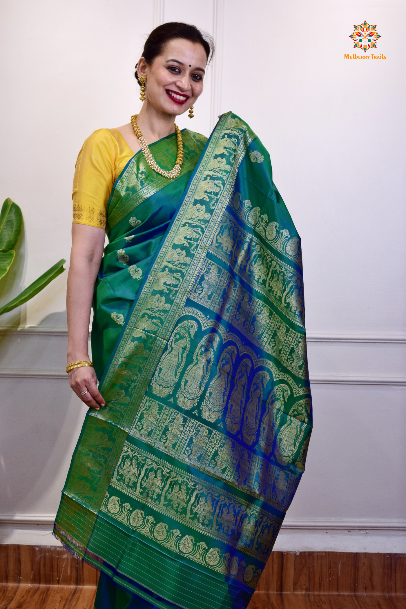 Bishnupadi: Pure Silk Resham Baluchari _Peacock green