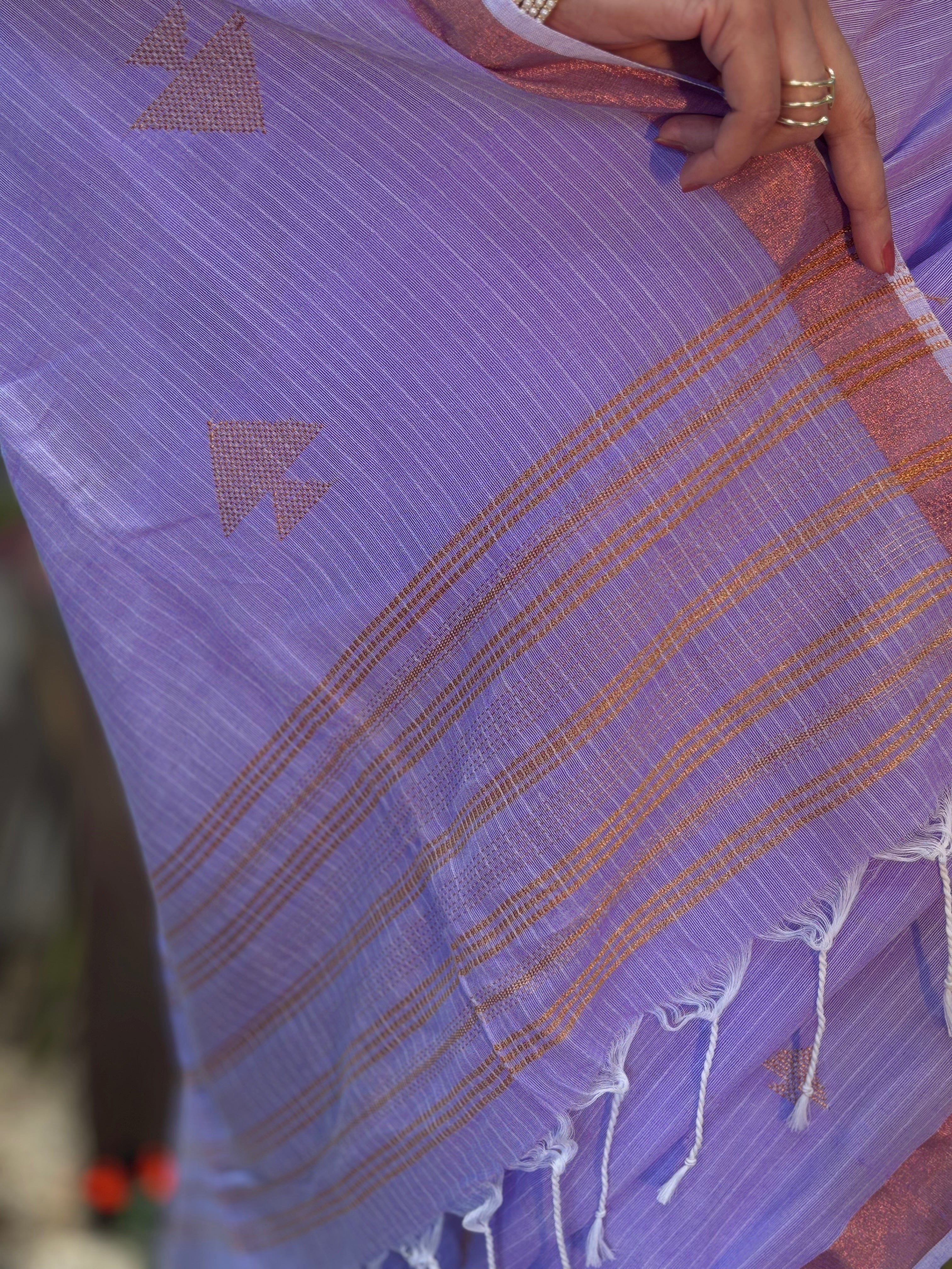 Ravi: Flowy Mul Cotton Jamdani Saree