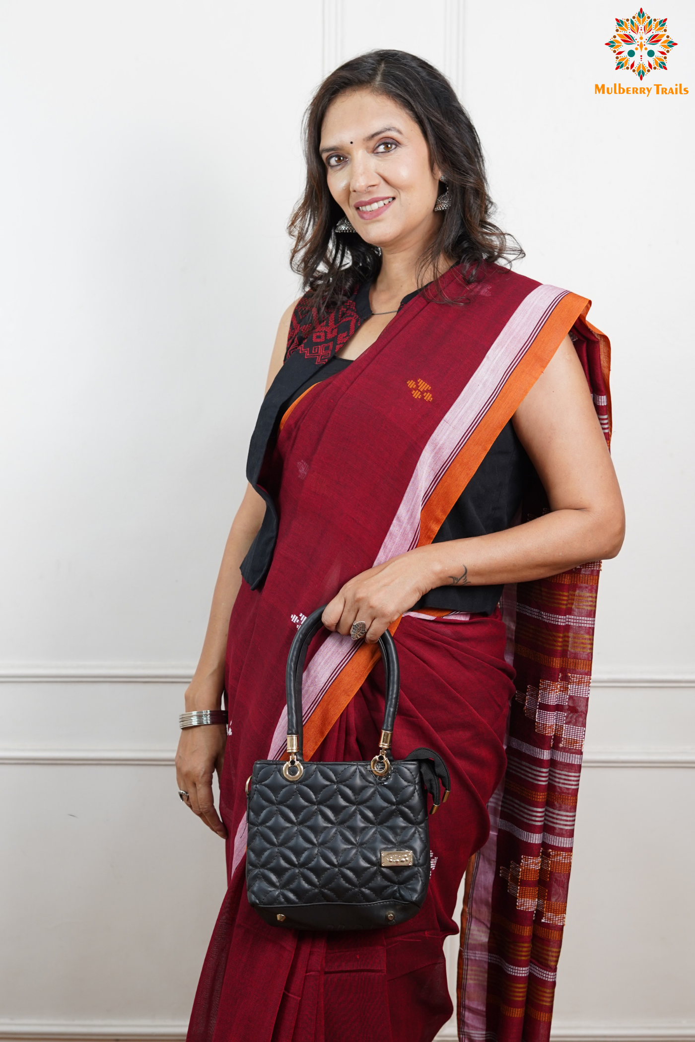 Cotton Handloom Saree
Pure Cotton Saree with for office wear. 
Model is wearing cotton saree for office, day outing, casual wear. 
Handloom saree, handloom mark, handwoven saree
Luxury Pure cotton Saree
Premium Sarees for office wear. sankranti, govt festivals, formal occassions, army events