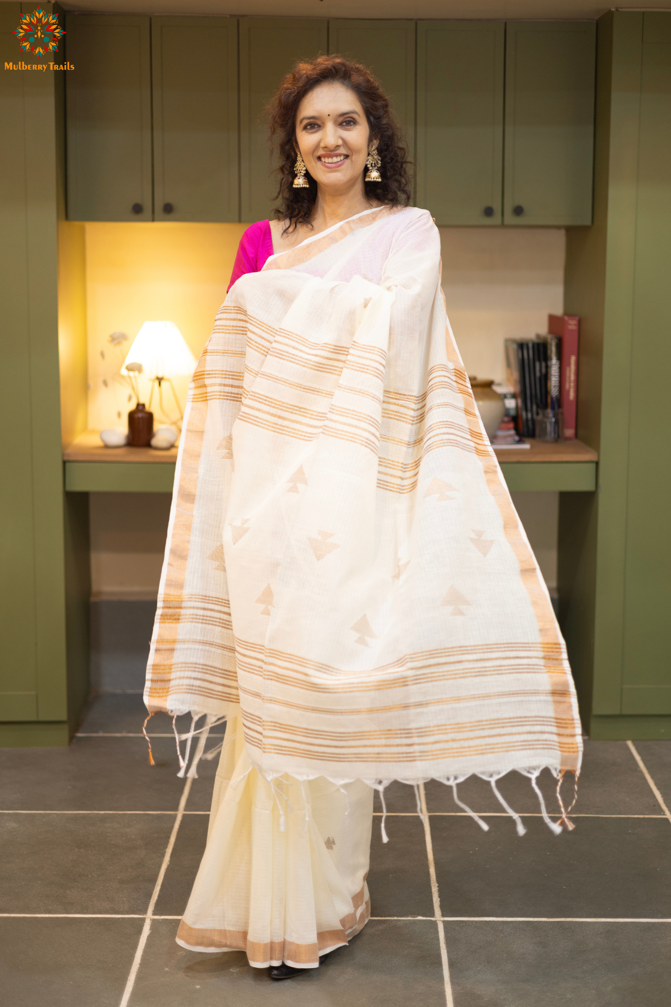 Ravi: Flowy Mul Cotton Jamdani Saree