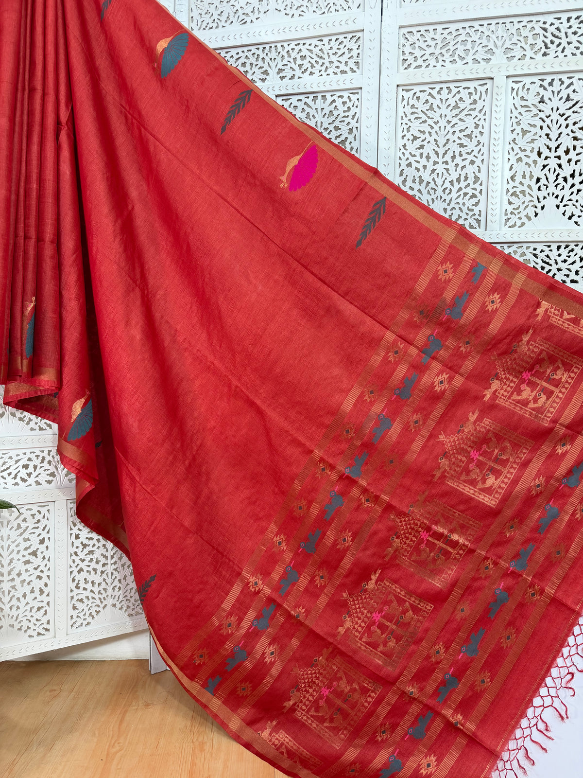 Meghana: Premiun Tusser silk Saree_Red Bird motif