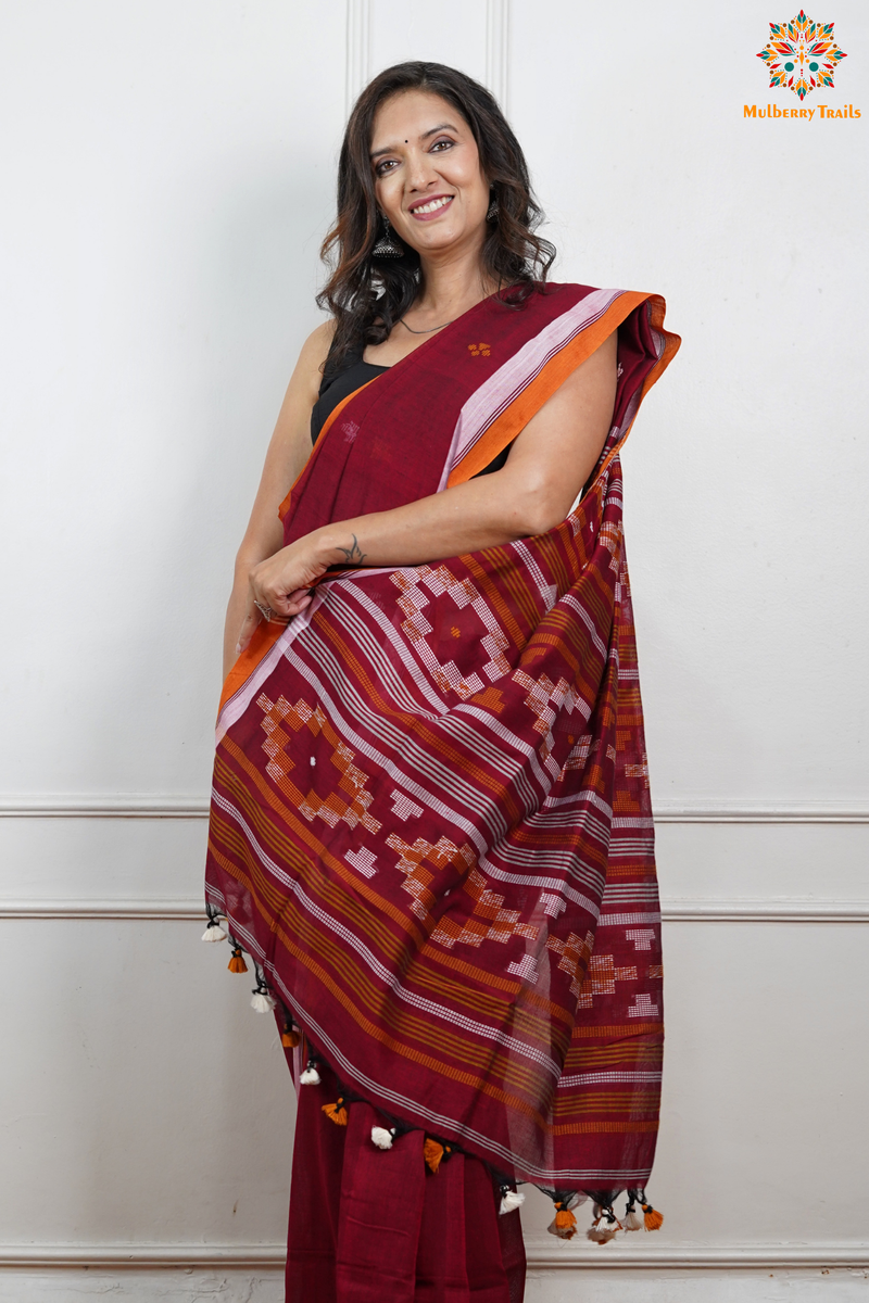 Cotton Handloom Saree
Pure Cotton Saree with for office wear. 
Model is wearing cotton saree for office, day outing, casual wear. 
Handloom saree, handloom mark, handwoven saree
Luxury Pure cotton Saree
Premium Sarees for office wear. sankranti, govt festivals, formal occassions, army events