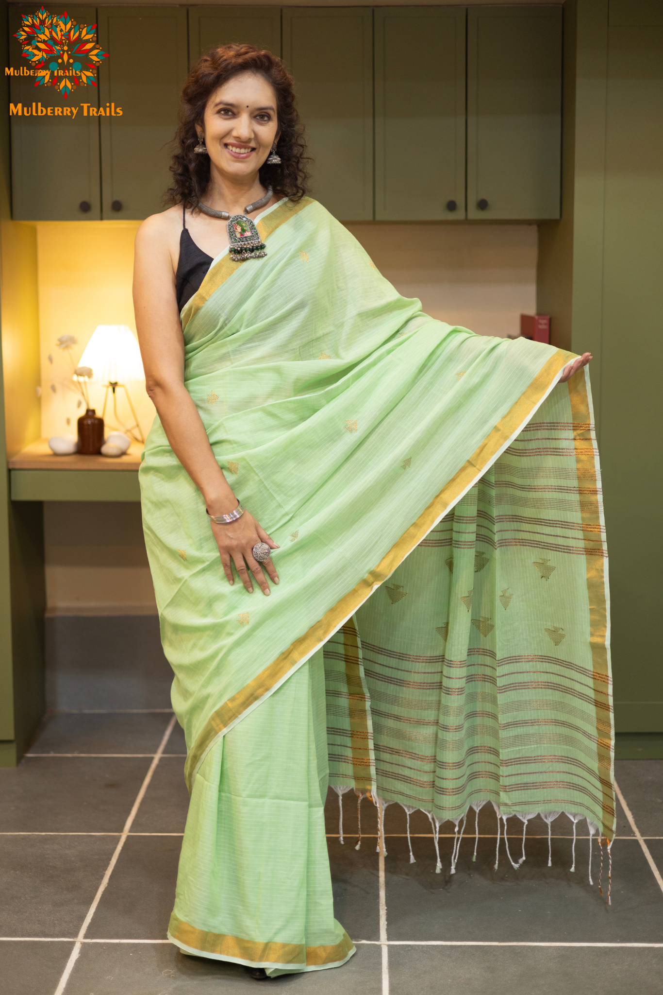Ravi: Flowy Mul Cotton Jamdani Saree