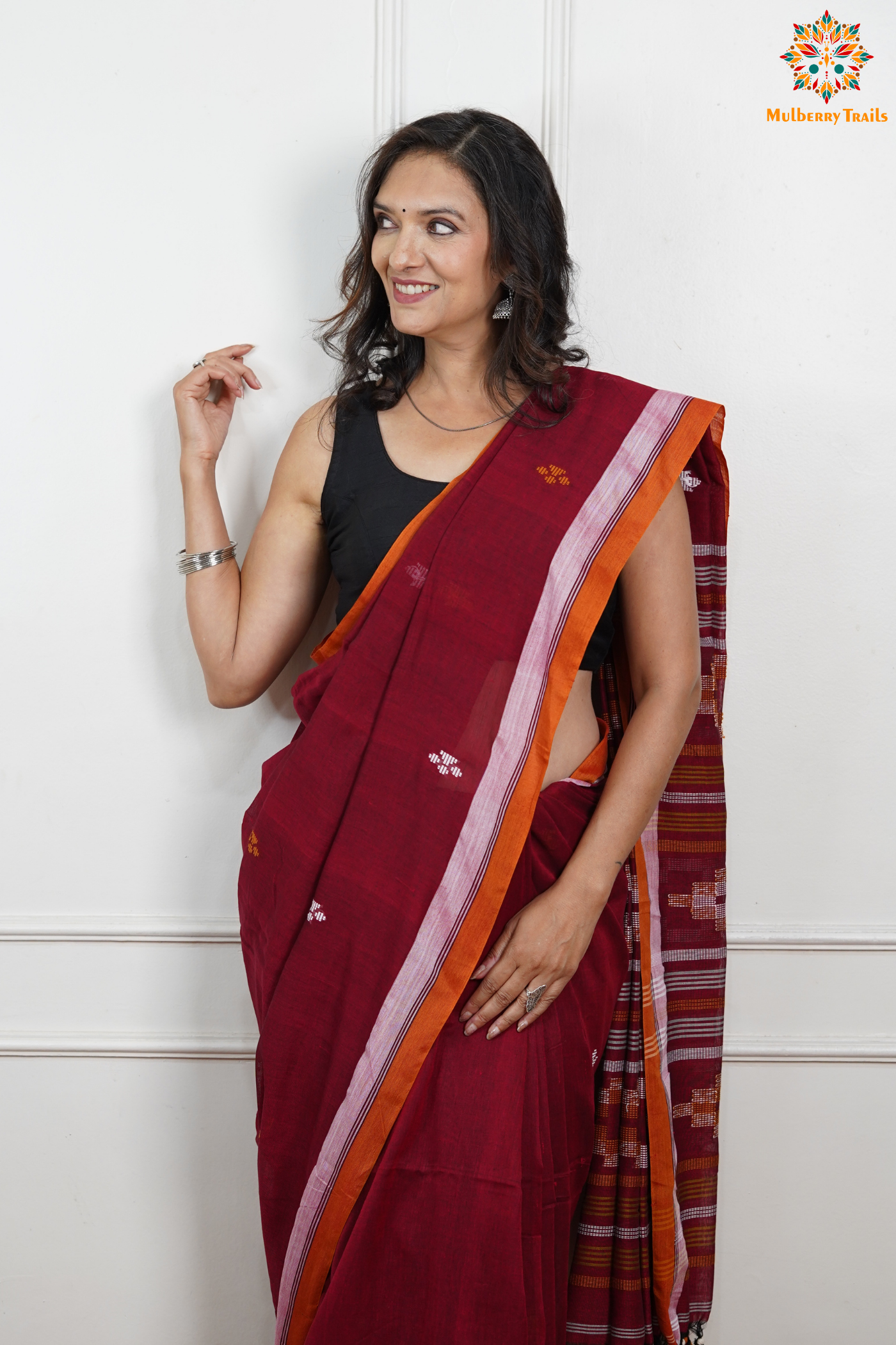 Cotton Handloom Saree
Pure Cotton Saree with for office wear. 
Model is wearing cotton saree for office, day outing, casual wear. 
Handloom saree, handloom mark, handwoven saree
Luxury Pure cotton Saree
Premium Sarees for office wear. sankranti, govt festivals, formal occassions, army events