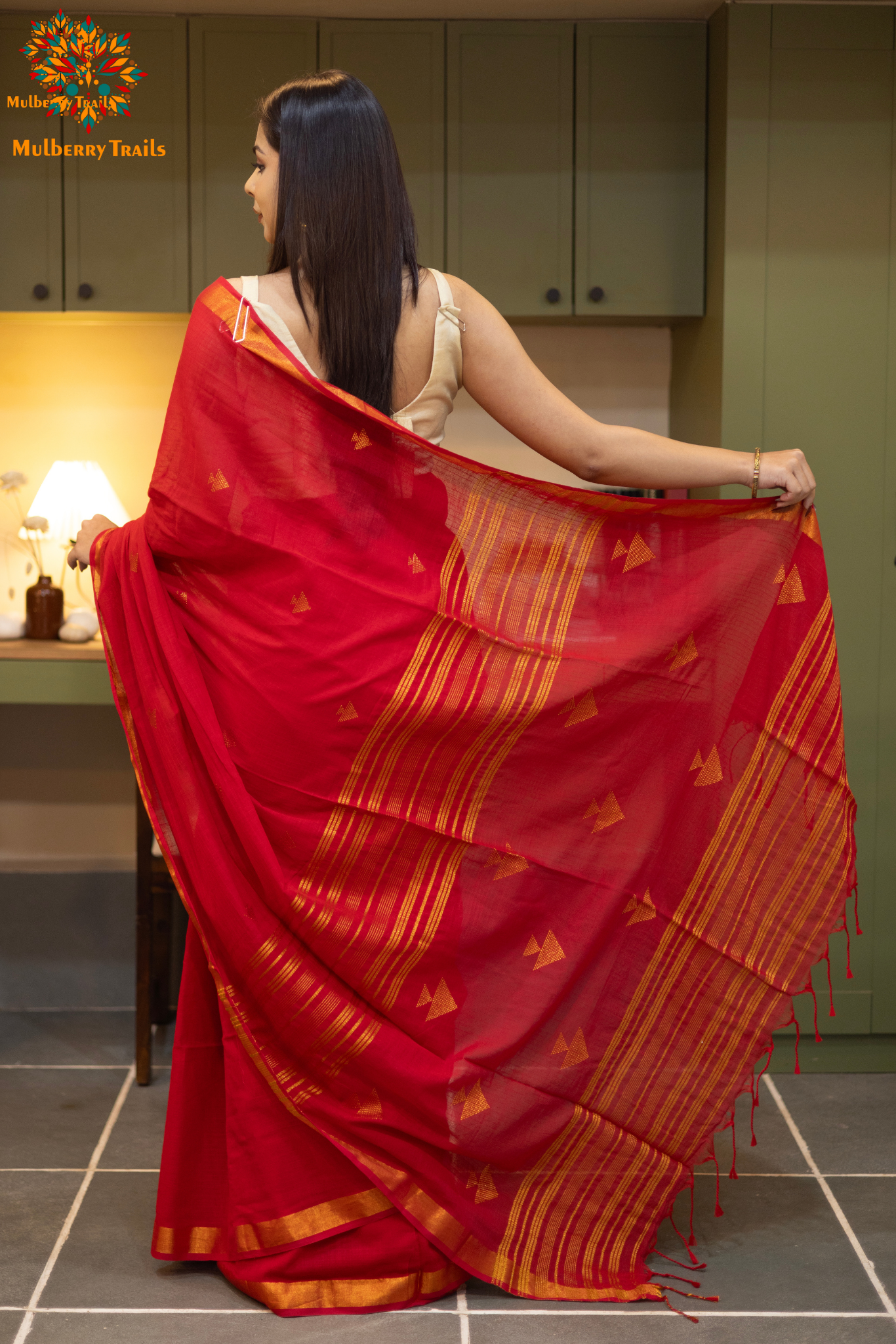 Ravi: Flowy Mul Cotton Jamdani Saree