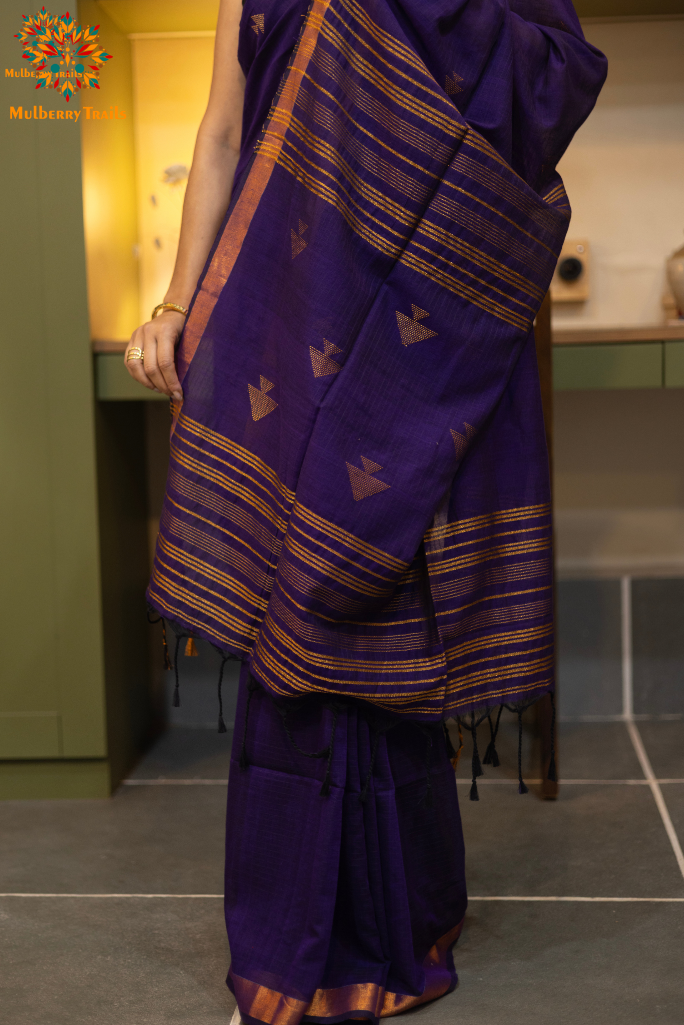 Ravi: Flowy Mul Cotton Jamdani Saree