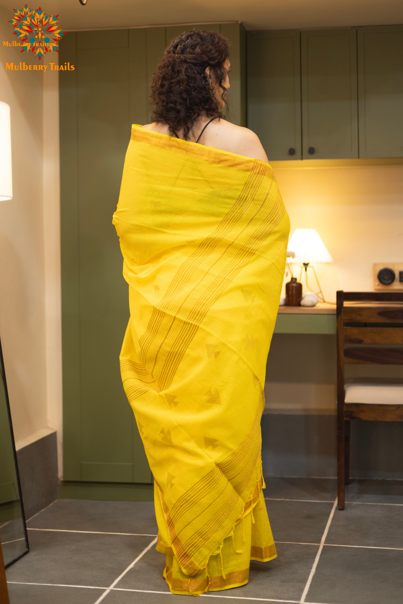 Ravi: Flowy Mul Cotton Jamdani Saree