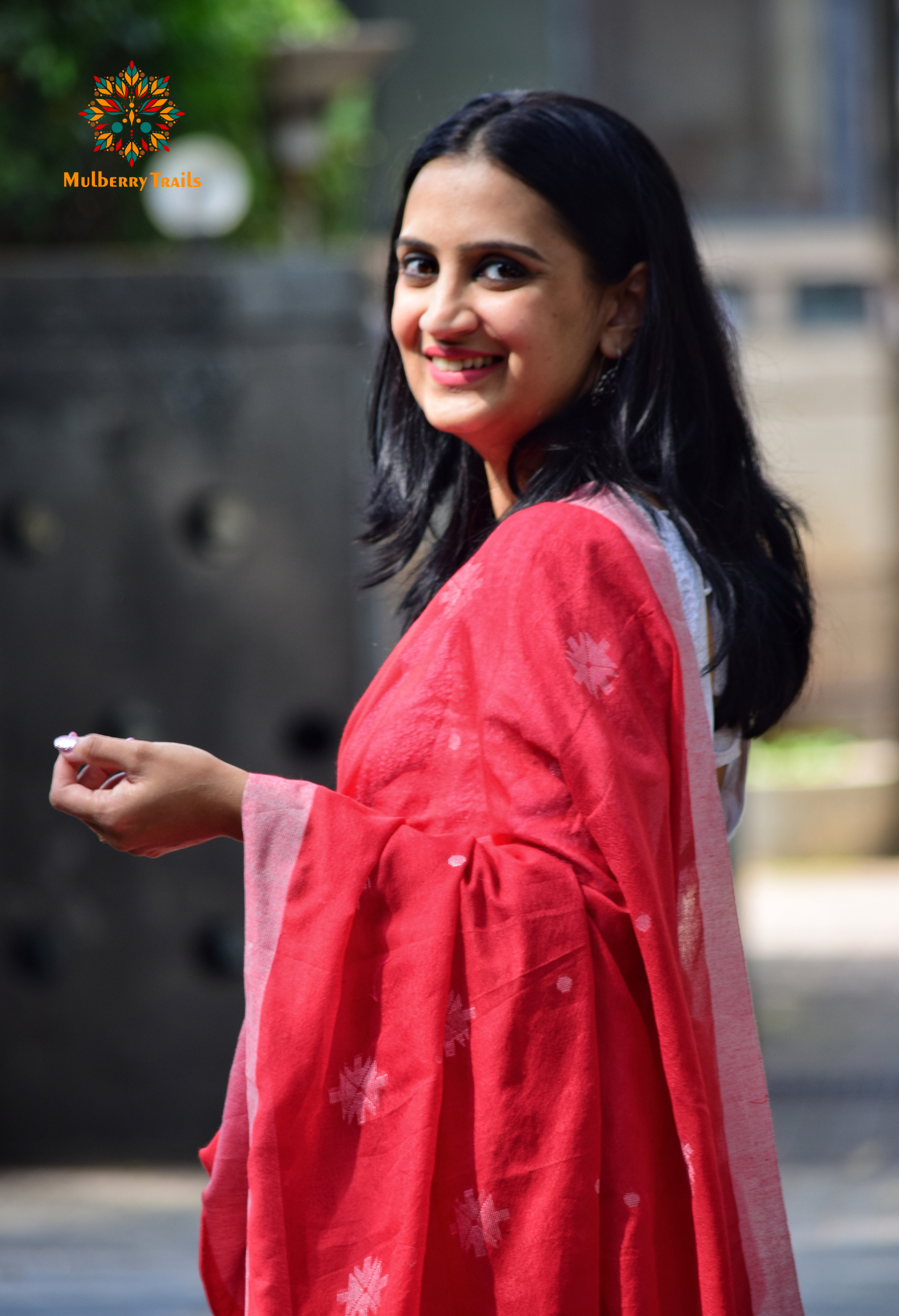 Aravi: Flowy Summer Cotton Saree Red