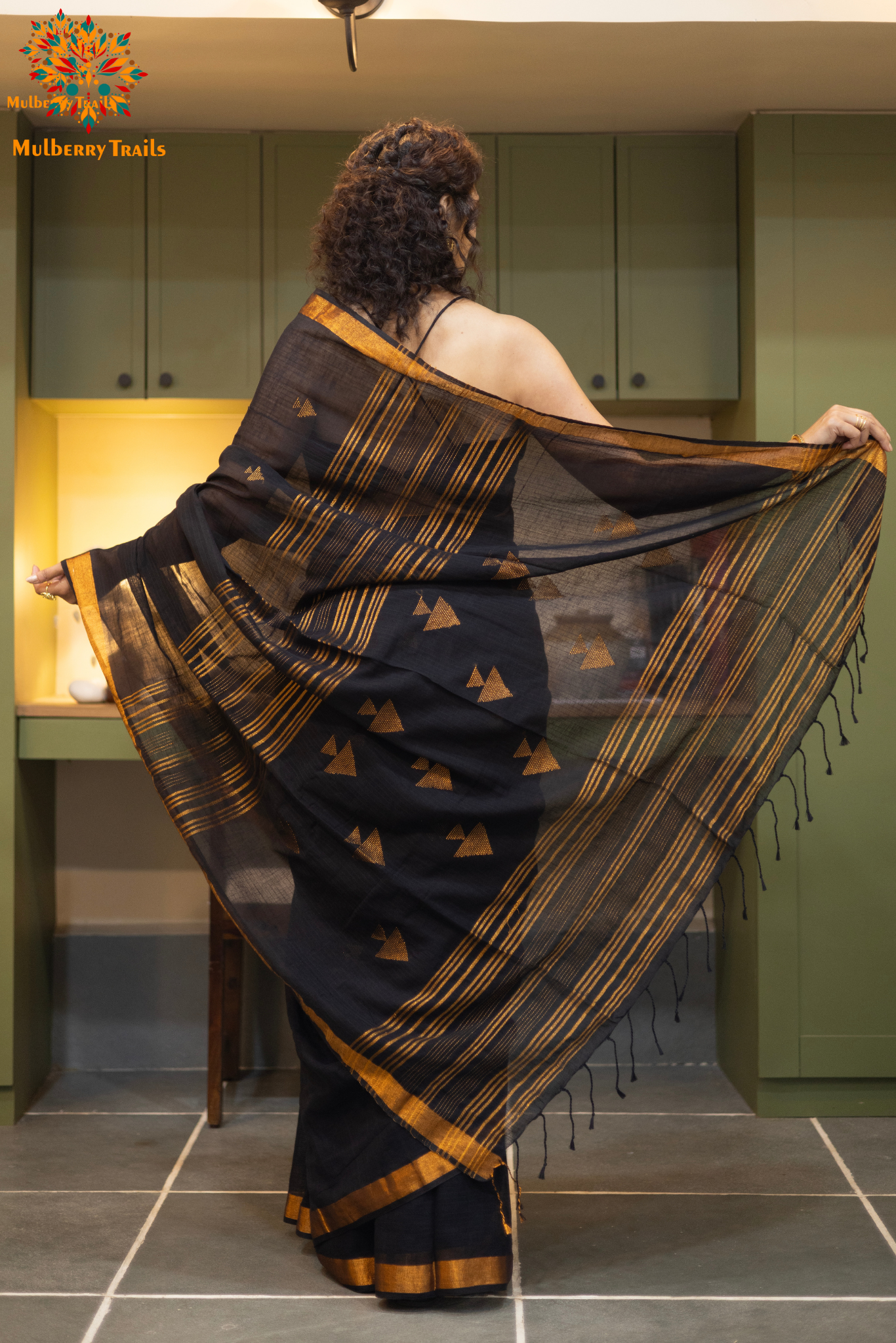 Ravi: Flowy Mul Cotton Jamdani Saree