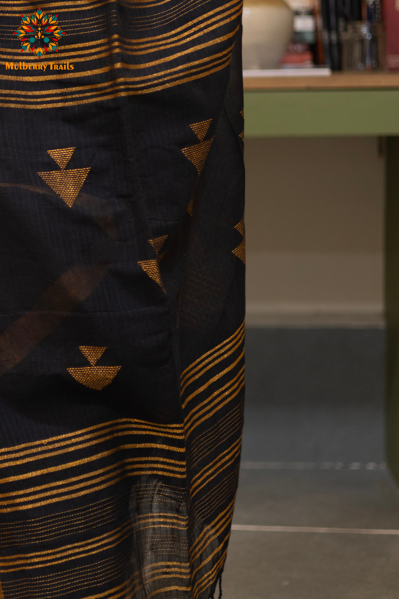 Ravi: Flowy Mul Cotton Jamdani Saree