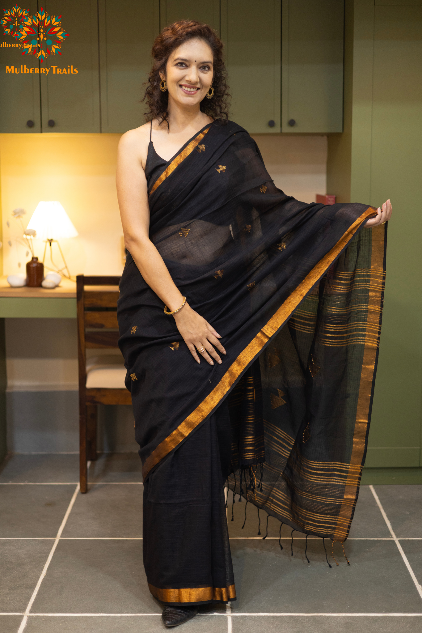 Ravi: Flowy Mul Cotton Jamdani Saree