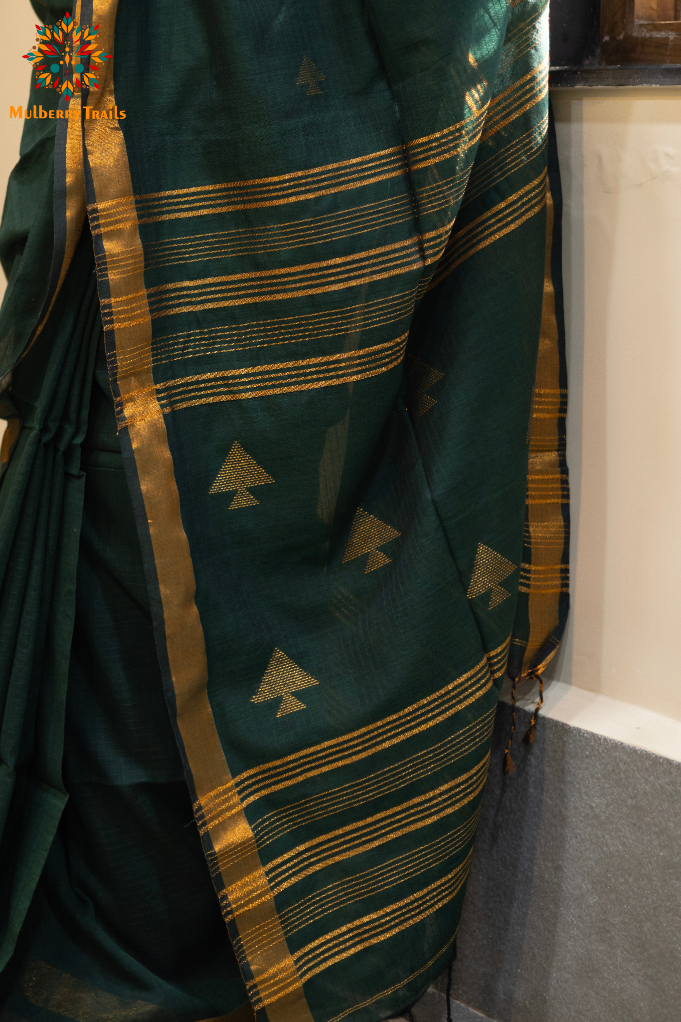 Ravi: Flowy Mul Cotton Jamdani Saree
