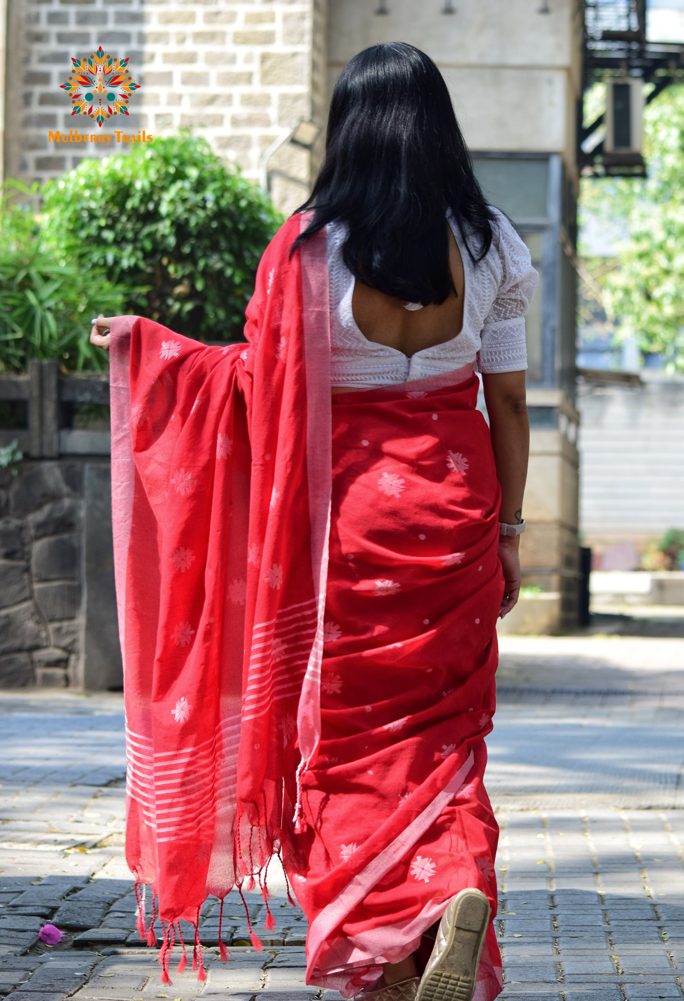 Aravi: Flowy Summer Cotton Saree Red