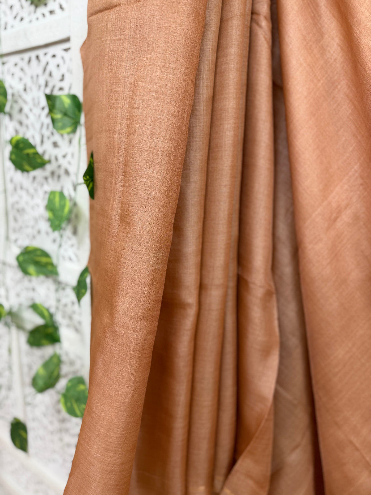 Meghana: Premiun Tusser silk Saree_champagne pink Swan motif