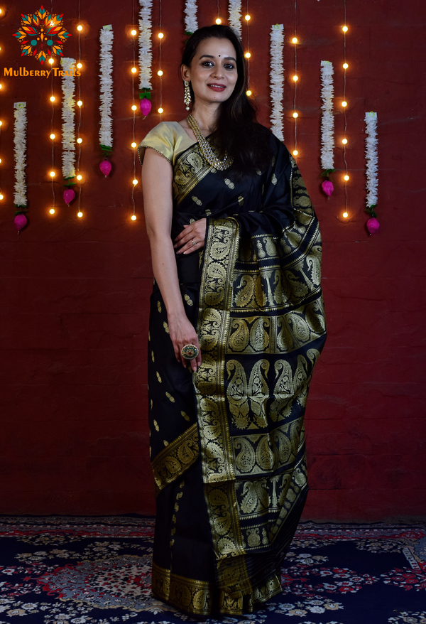 Traditional Maheshwari Handwoven Pure Mulberry Silk Sarees with Rich W –  WEAVERS BOUTIQUE