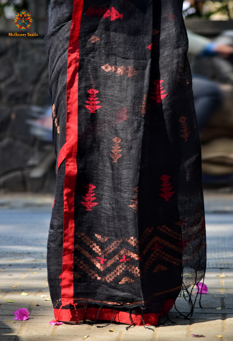 Gautami: Versatile Linen Sarees Black Red