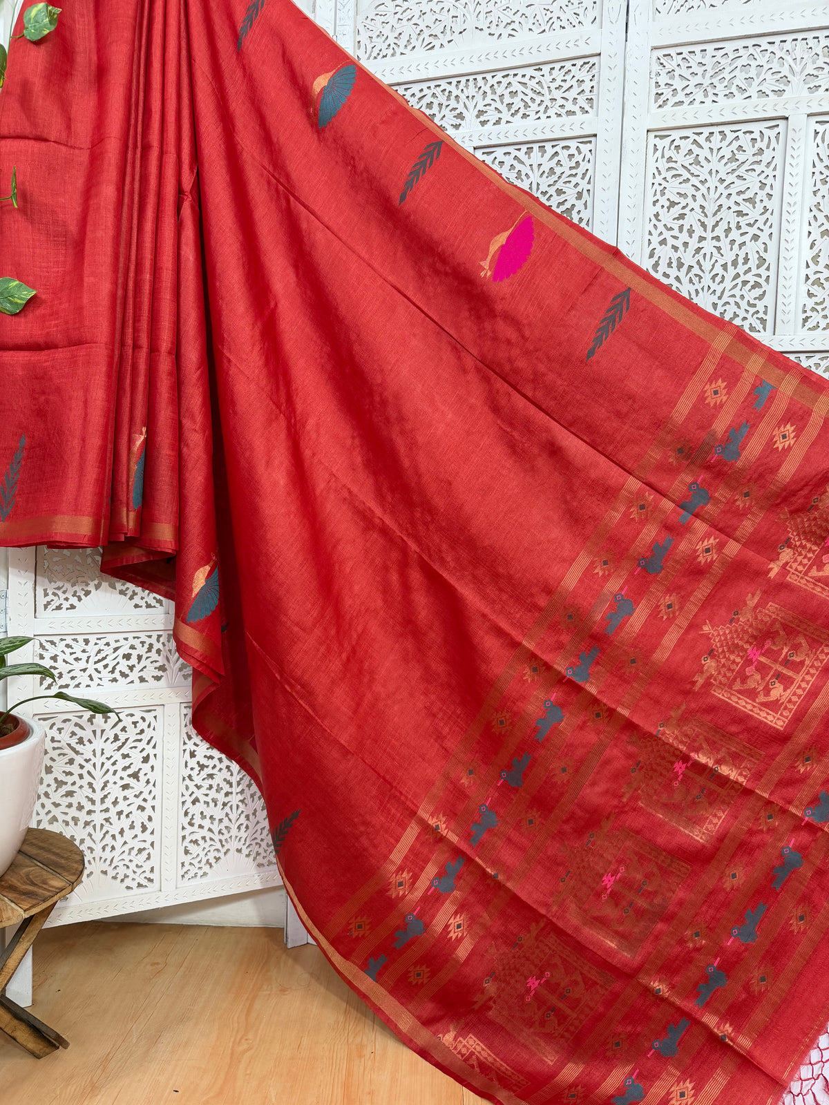 Meghana: Premiun Tusser silk Saree_Red Bird motif
