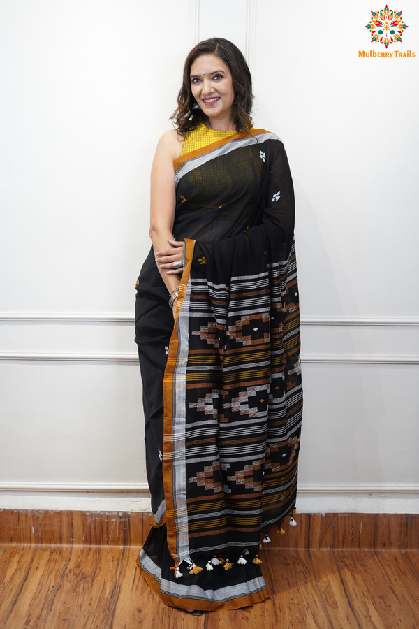 Cotton Handloom Saree
Pure Cotton Saree with for office wear. 
Model is wearing cotton saree for office, day outing, casual wear. 
Handloom saree, handloom mark, handwoven saree
Luxury Pure cotton Saree
Premium Sarees for office wear. sankranti, govt festivals, formal occassions, army events