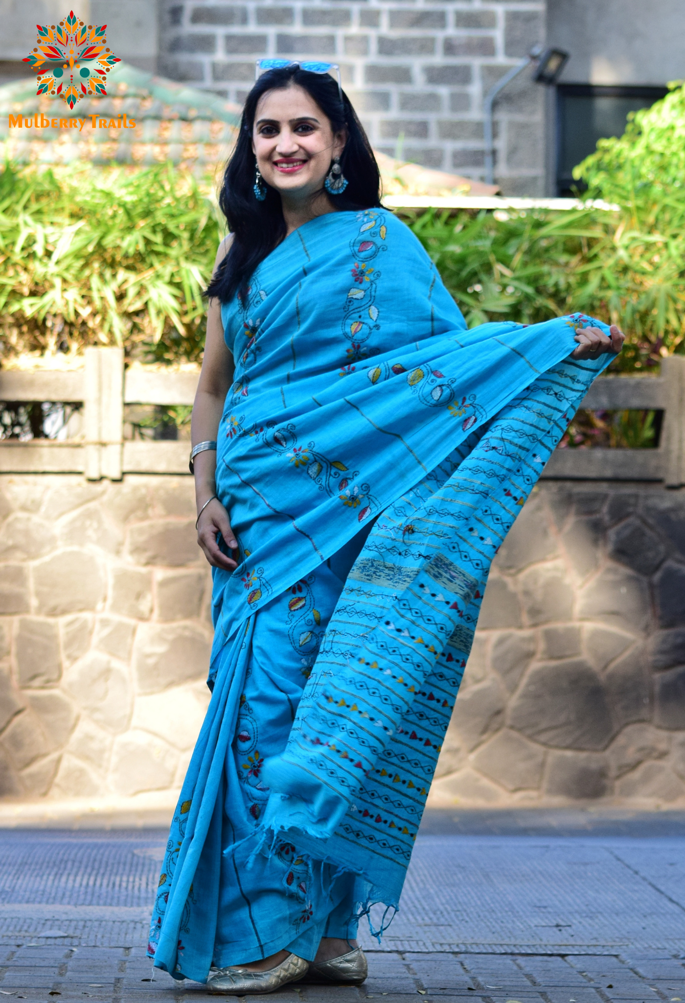 Vipas: Cotton Handloom Saree with Kantha Embroidery - Blue