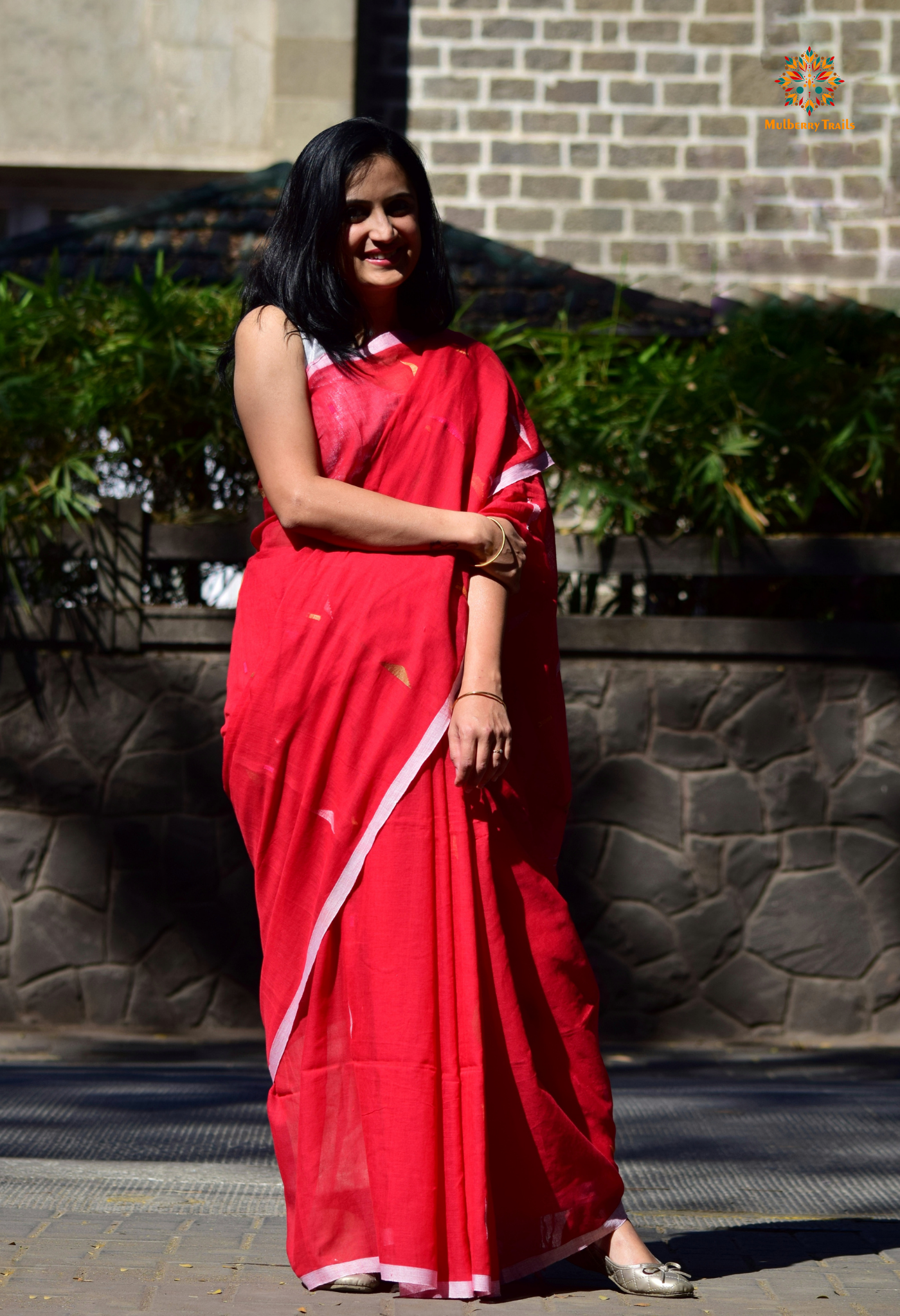 Shubhra: Handwoven Cotton Jamdani Saree _ Red