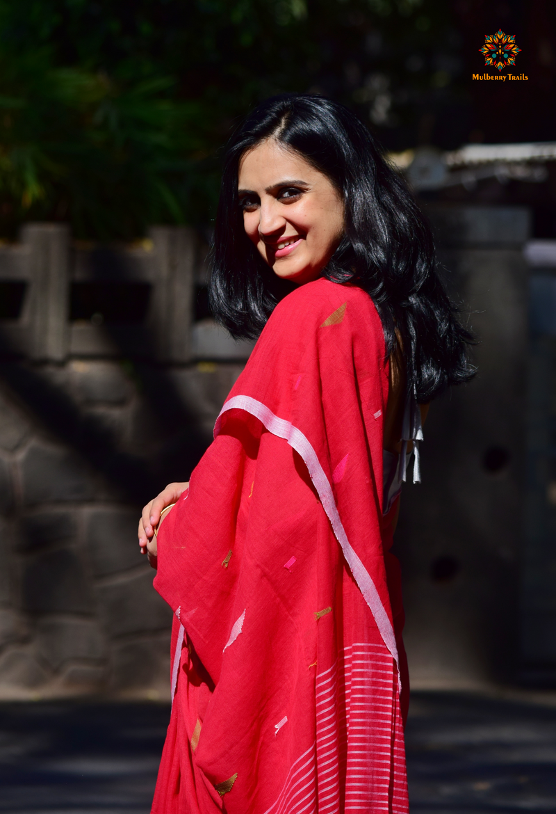 Shubhra: Handwoven Cotton Jamdani Saree _ Red