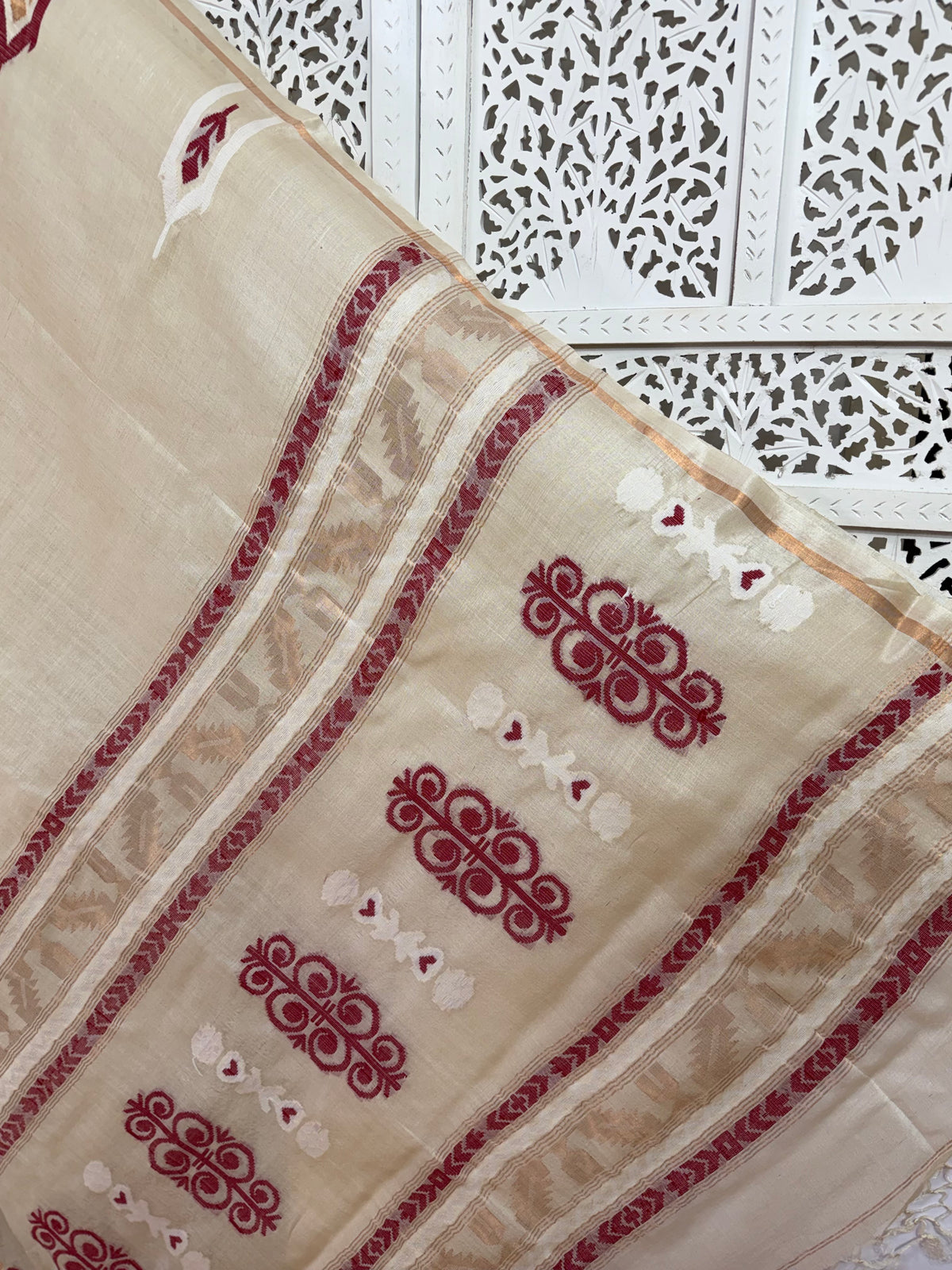 Meghana: Premiun Tusser silk Saree_Pearl white shade