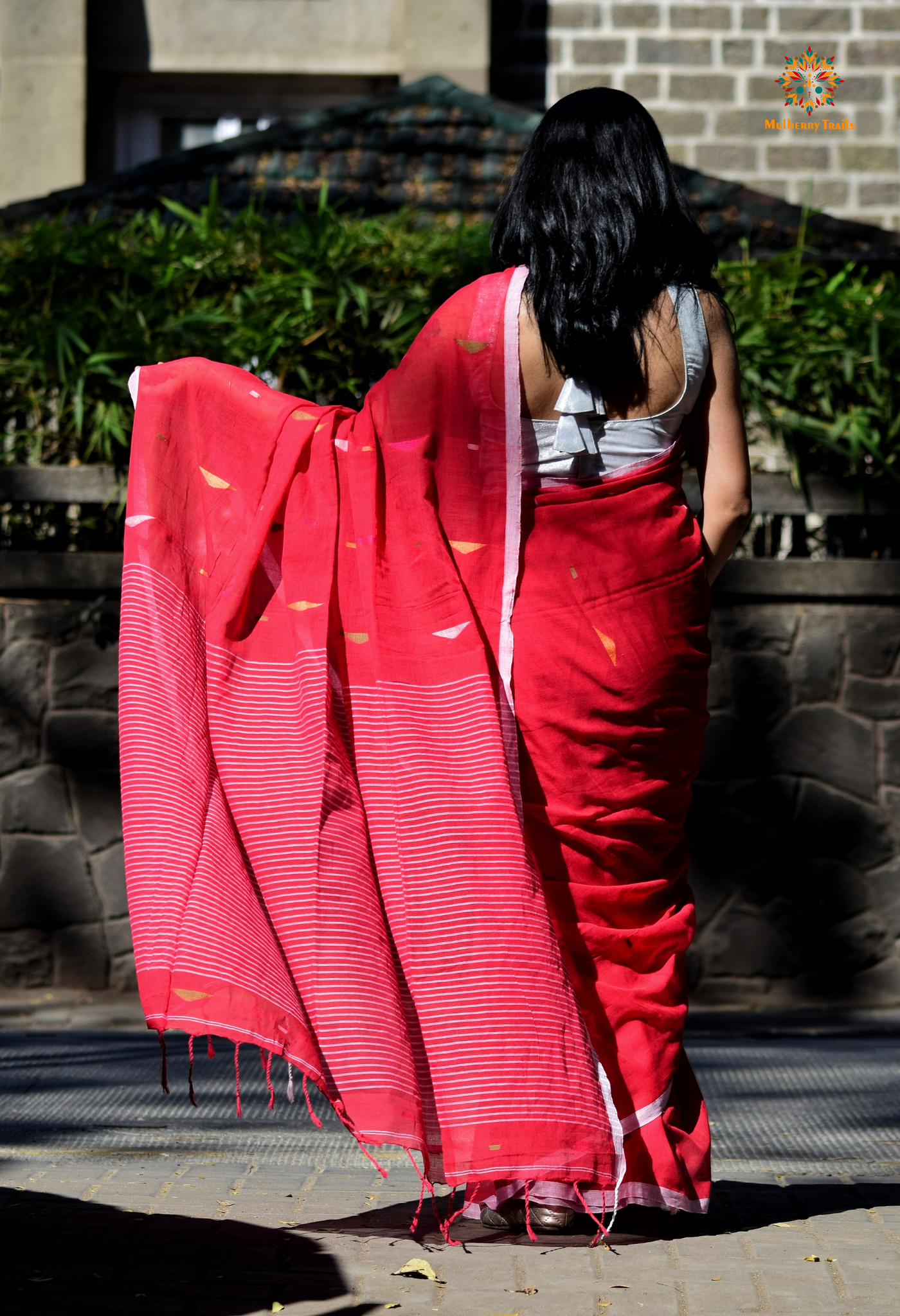 Shubhra: Handwoven Cotton Jamdani Saree _ Red