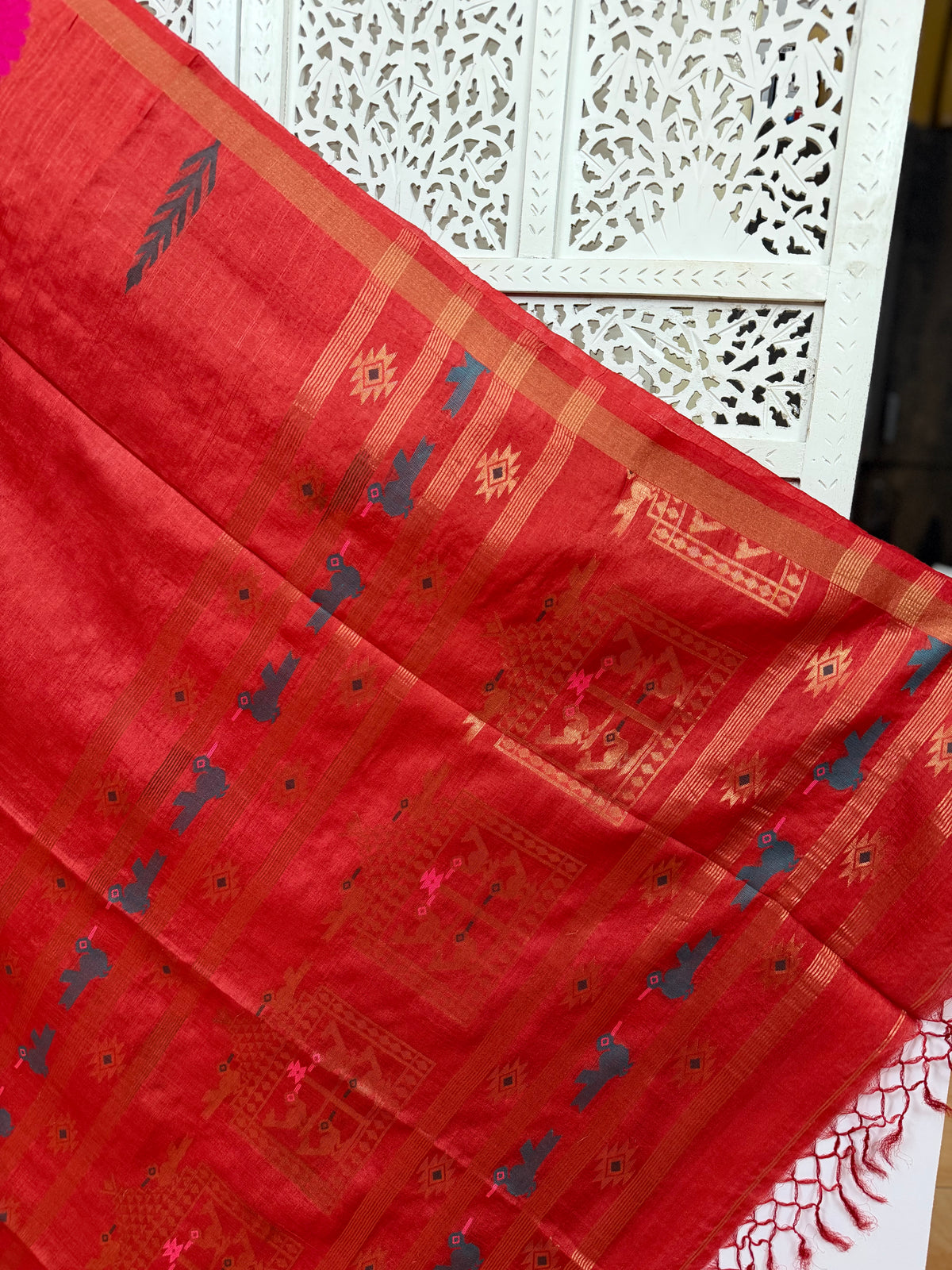 Meghana: Premiun Tusser silk Saree_Red Bird motif