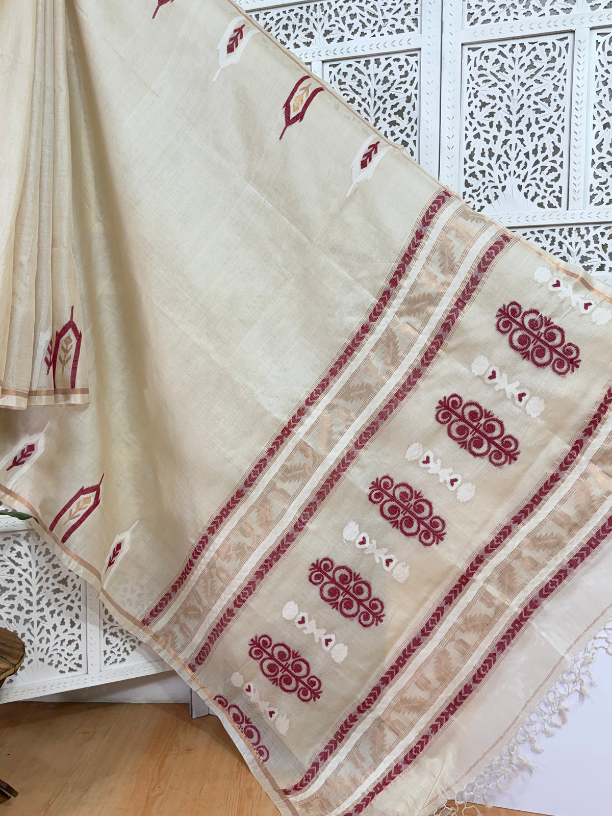 Meghana: Premiun Tusser silk Saree_Pearl white shade