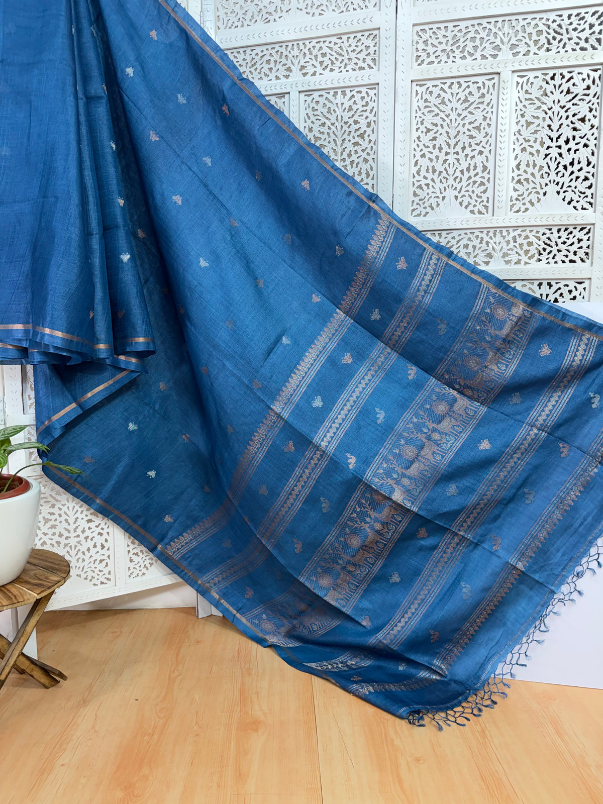 Meghana: Premiun Tusser silk Saree_Blue deer motif