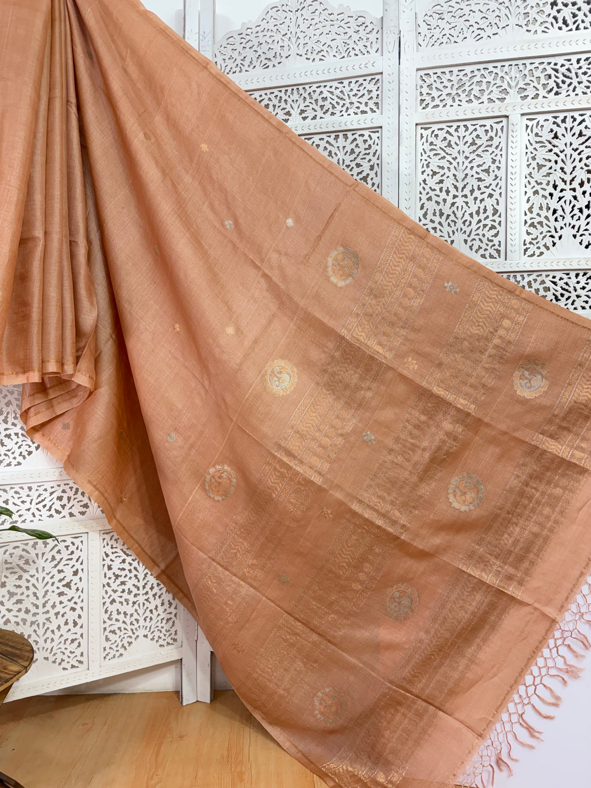 Meghana: Premiun Tusser silk Saree_champagne pink Swan motif