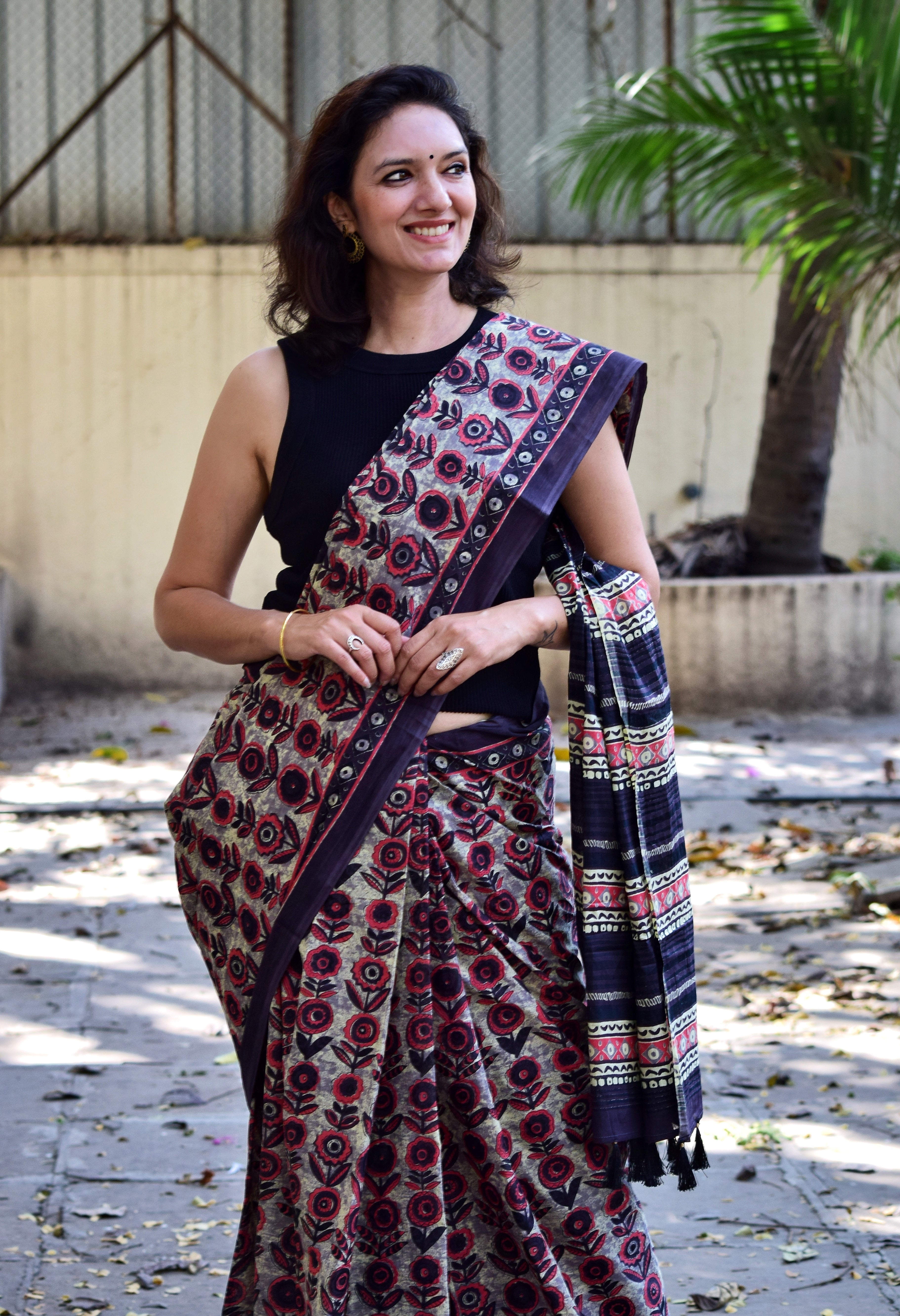 Chitrani: Summer Printed Cotton Sarees Black Red