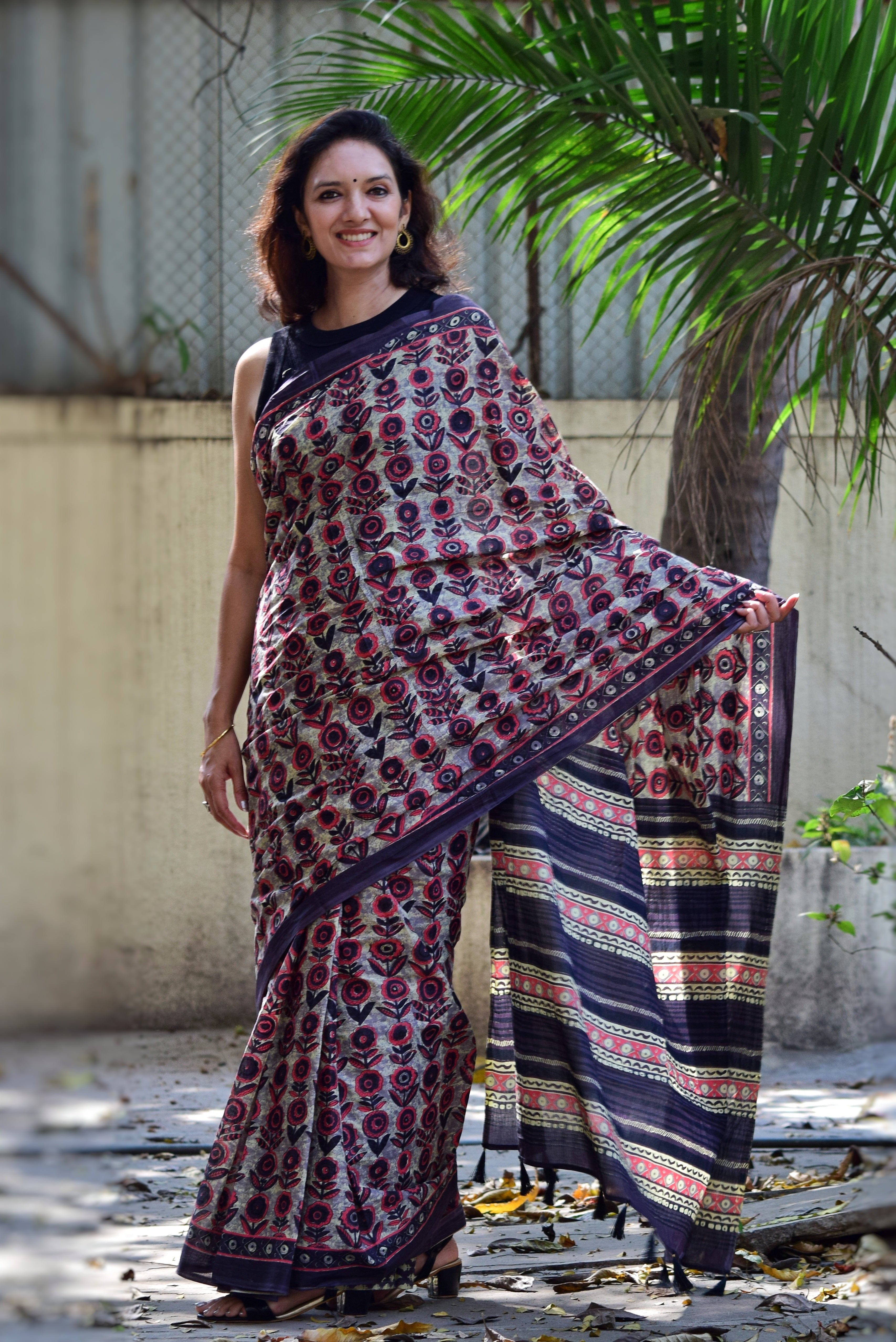 Chitrani: Summer Printed Cotton Sarees Black Red