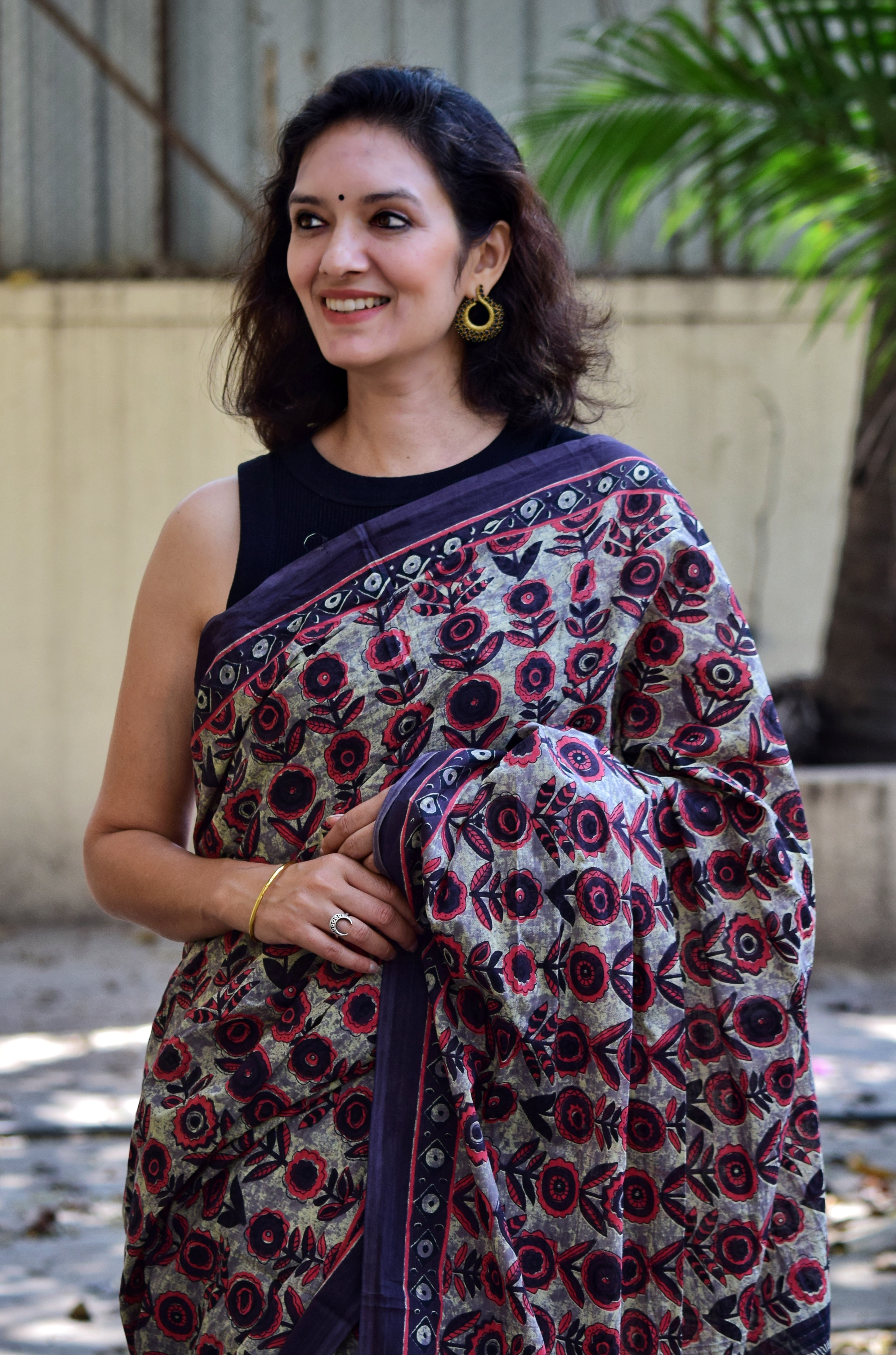 Chitrani: Summer Printed Cotton Sarees Black Red