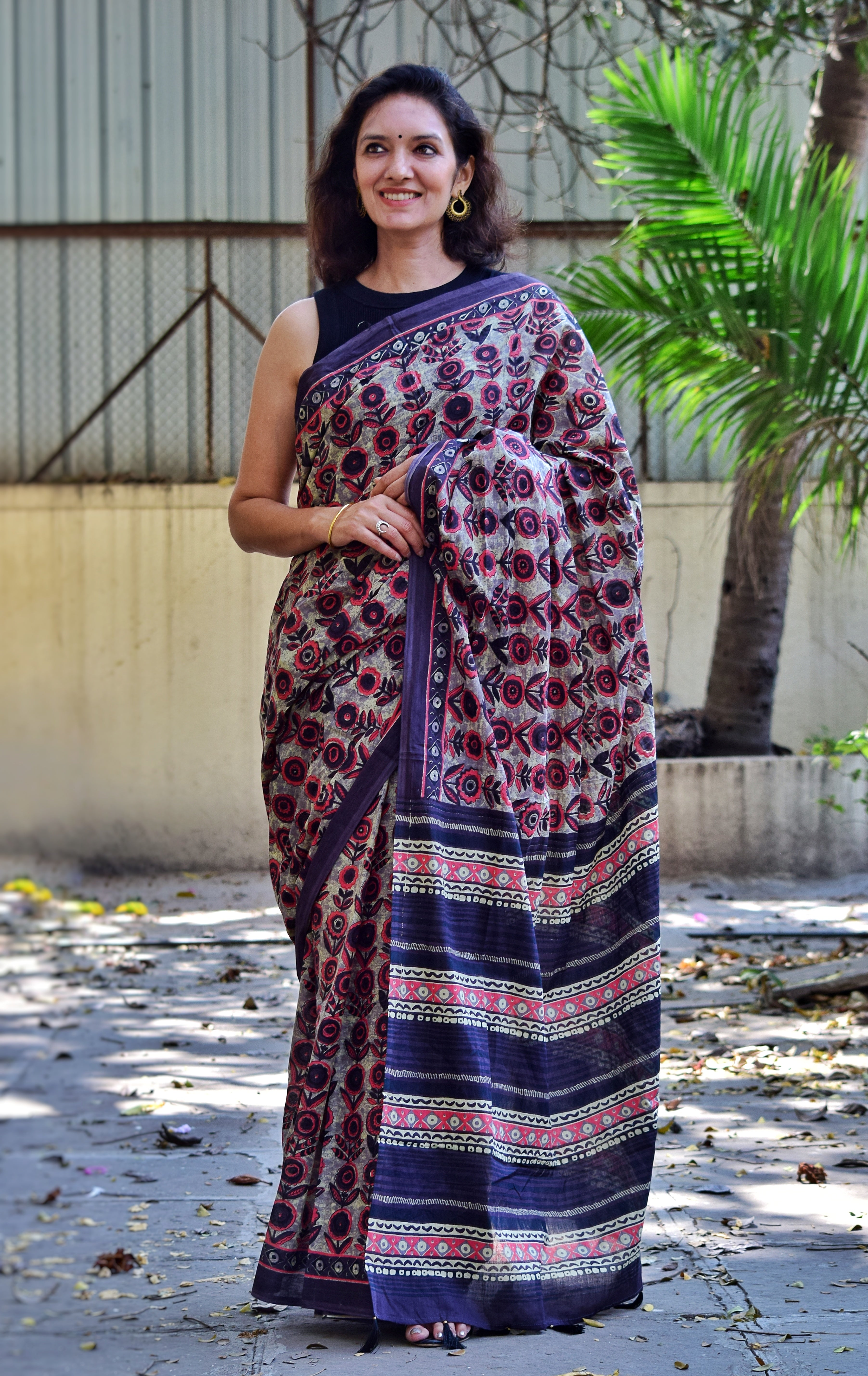 Chitrani: Summer Printed Cotton Sarees Black Red